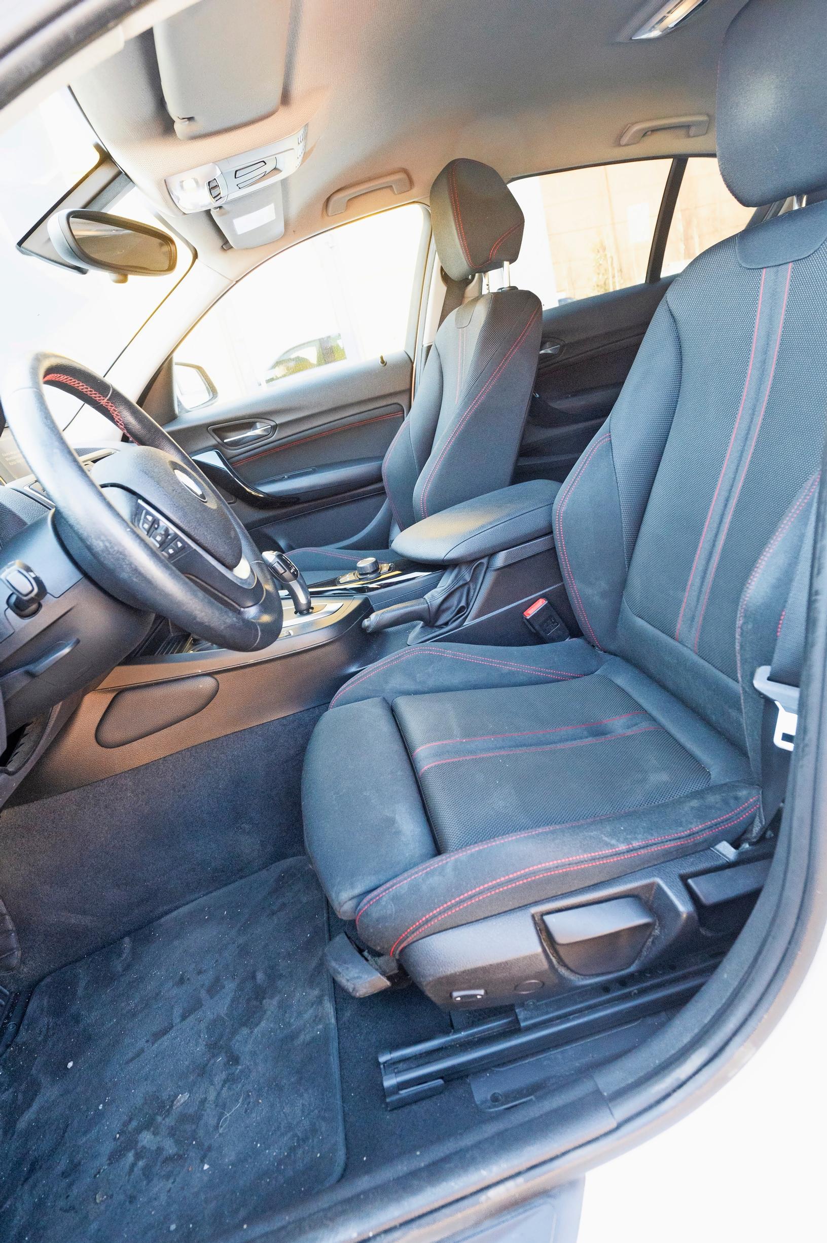Etuistuimet ovat BMW:n tapaan erinomaiset.