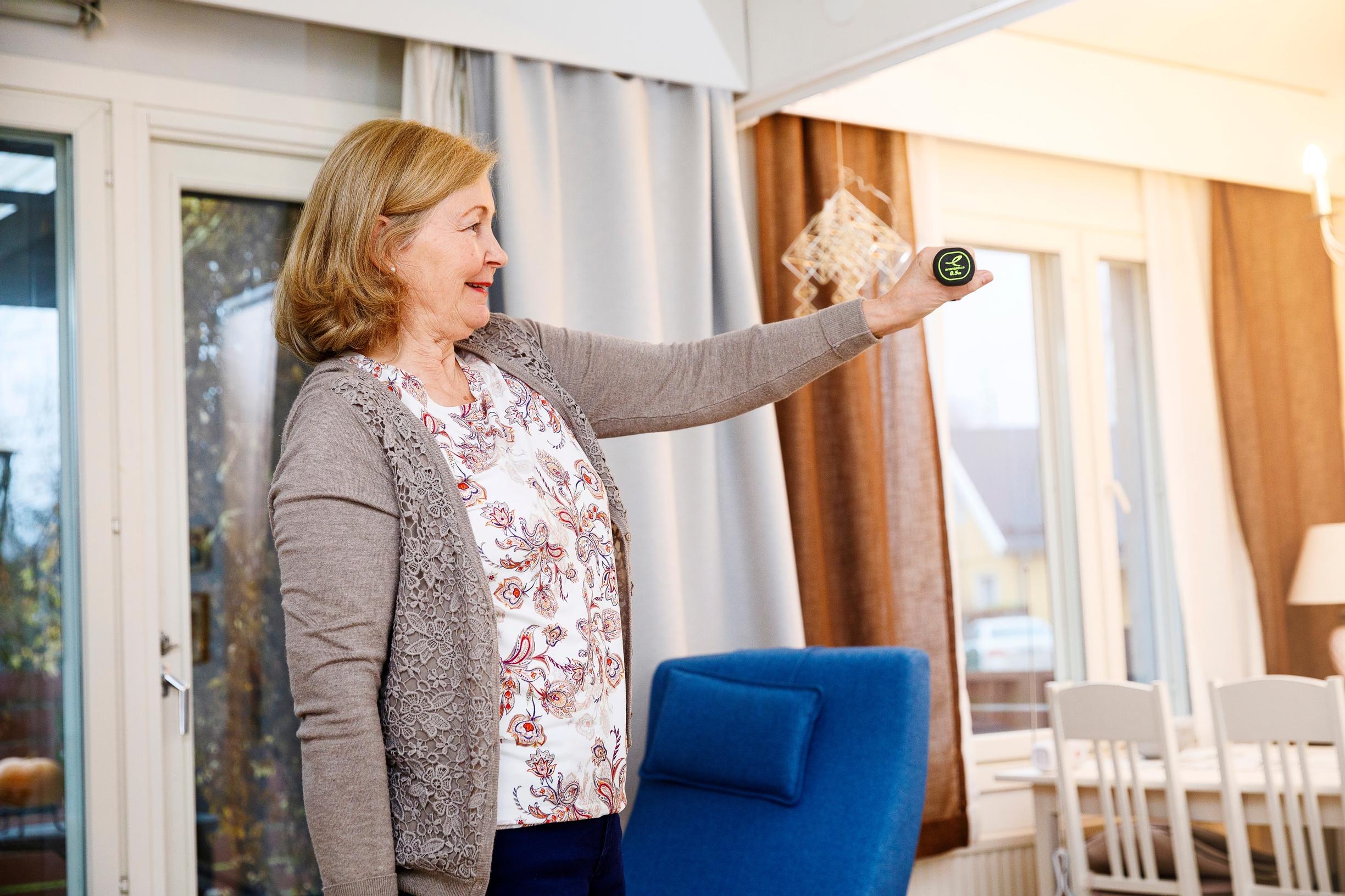 Olkapää ei enää haittaa Tuijan arkea, mutta harjoittelua tarvitaan yhä.