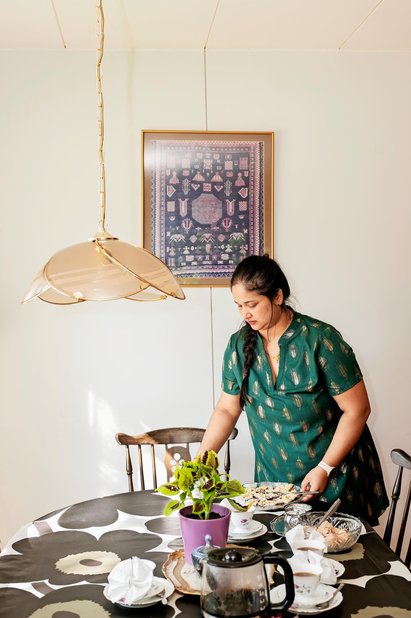 Susmita aikoo palata syksyllä töihin lähihoitajaksi tai perheen pizzeriaan. – On ollut antoisaa olla lapsen kanssa kotona, sillä Aaroz syntyi vasta pitkän odotuksen jälkeen.