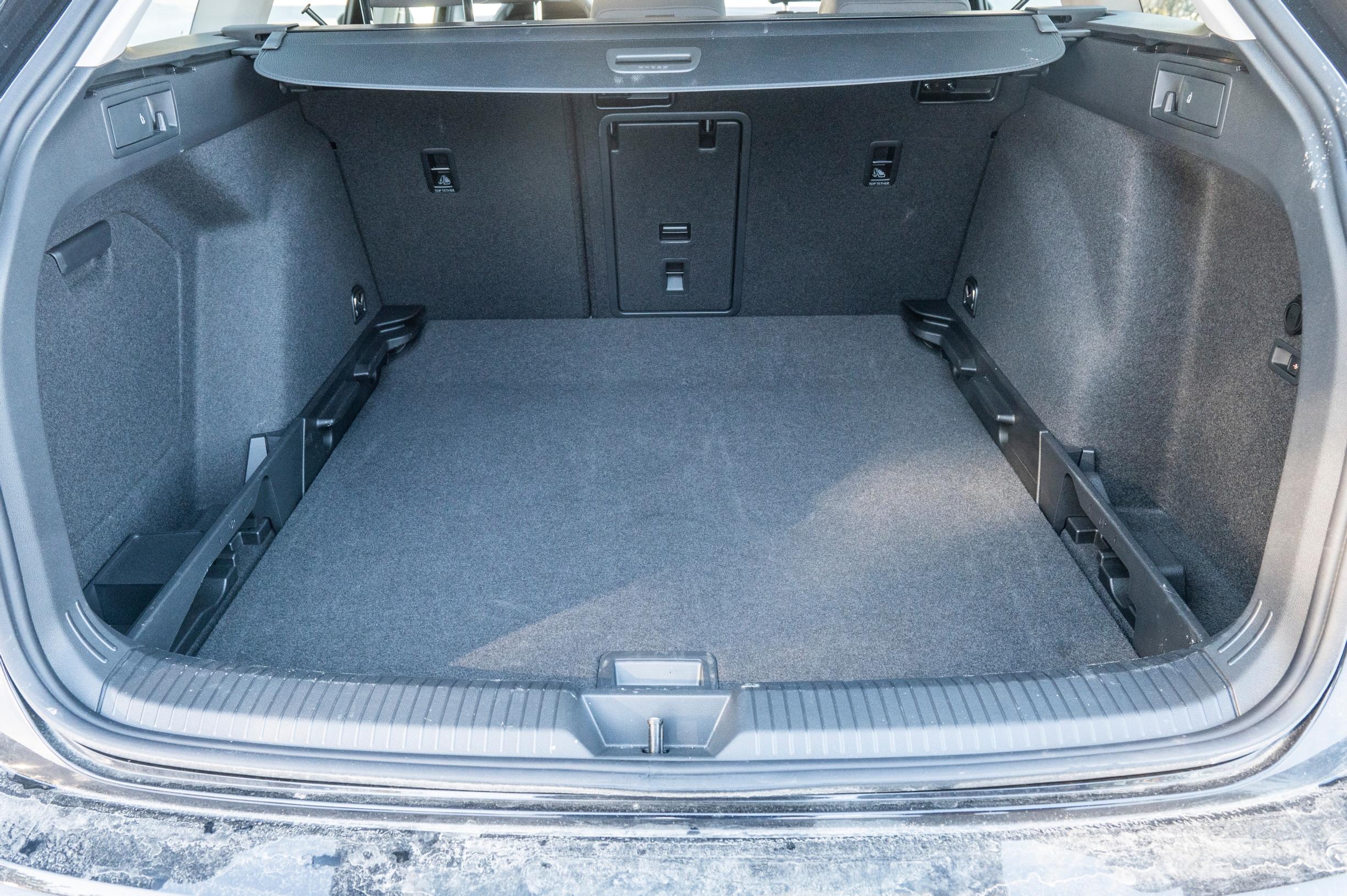 Volkswagen Golf Variant Alltrack 2.0 TSI 4Motion DSG tavaratila.
