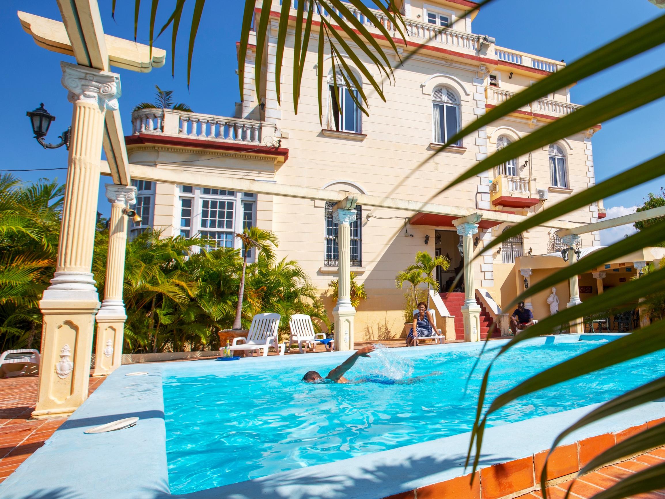 Unohtumaton lomakoti Havannassa: Tällaisia ovat kuubalaisten tarjoamat edulliset kotimajoitukset