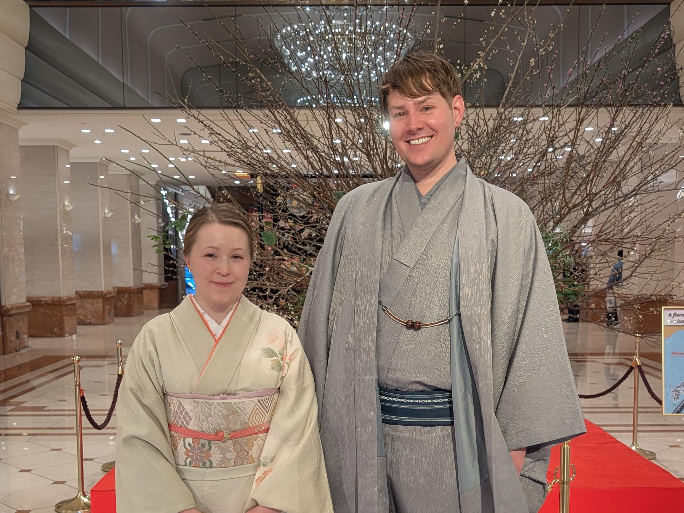 Tokiossa asuvan Pyry Kontion mukaan japanilaisiin pätee sama kuin suomalaisiin: ”Kun kannetaan kaljaa pöytään, niin sitten alkaa tunnelma keventyä”