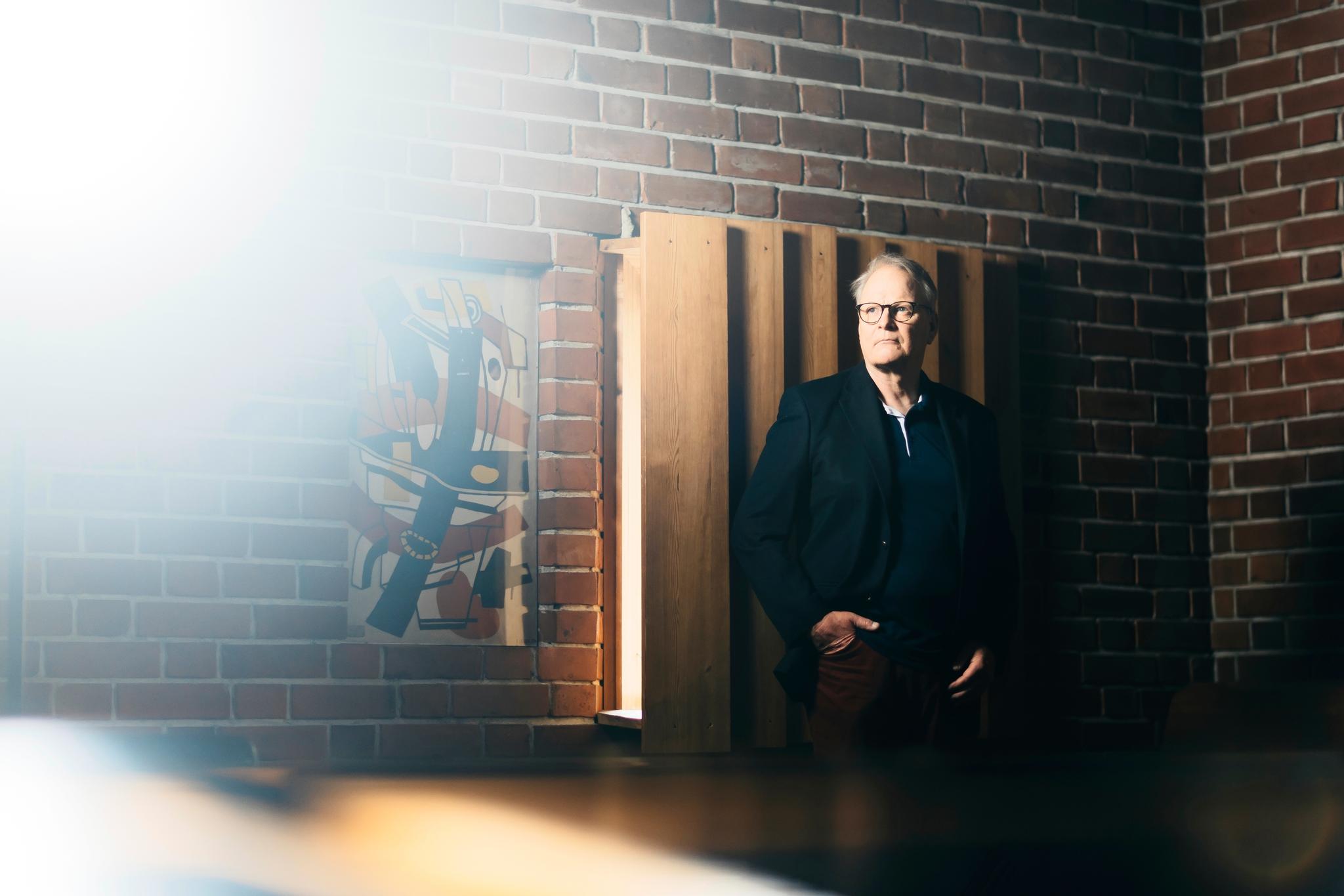 Taiderikoksia tutkinut Kimmo Nokkonen vei väärentäjän näyttelyyn Apu