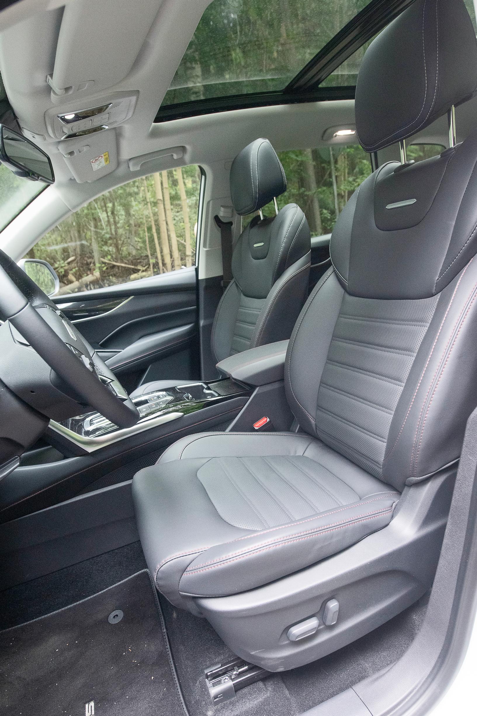 Maxus Euniq 6 Grand SUV etupenkki