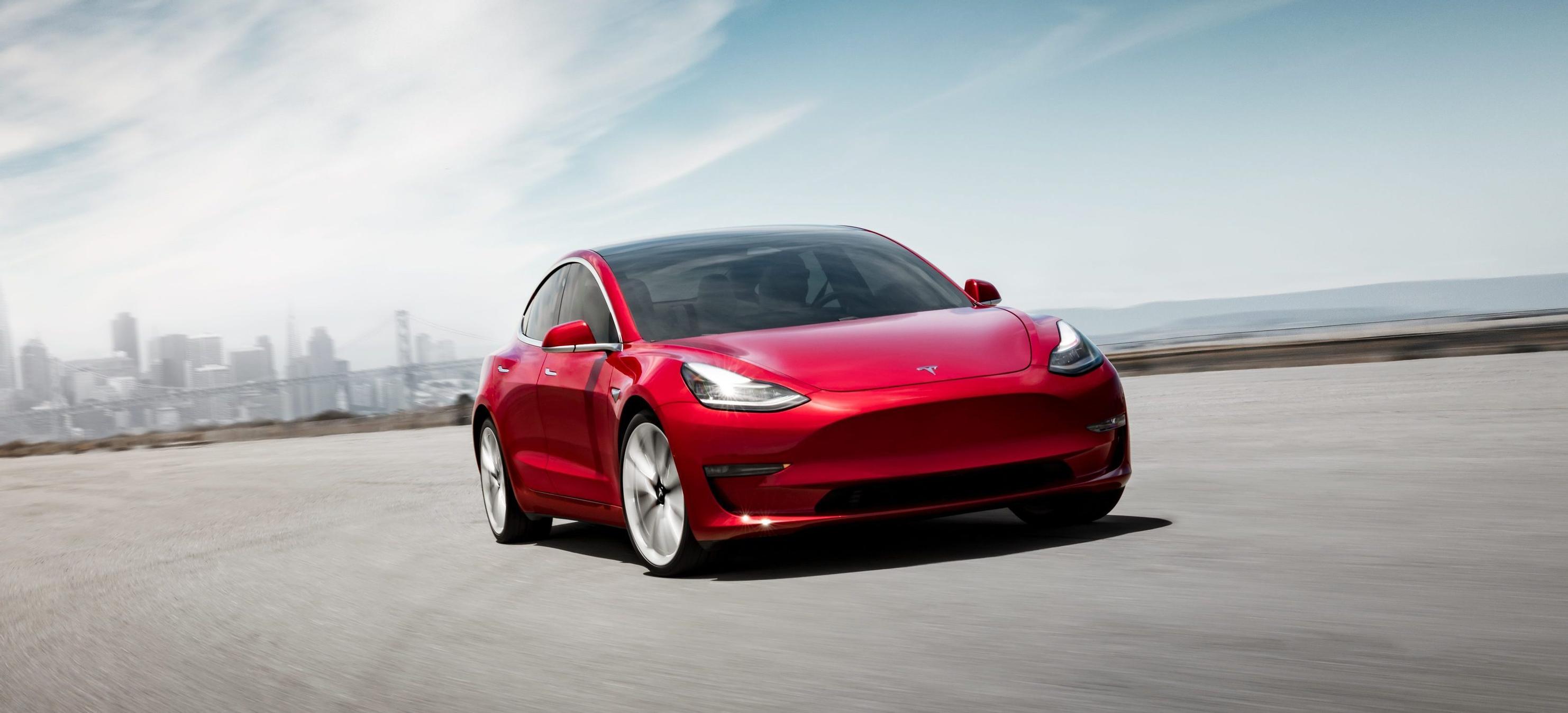 Tesla venyi kivikovaan tavoitteeseensa – puoli miljoonaa autoa valmistui vuoden aikana