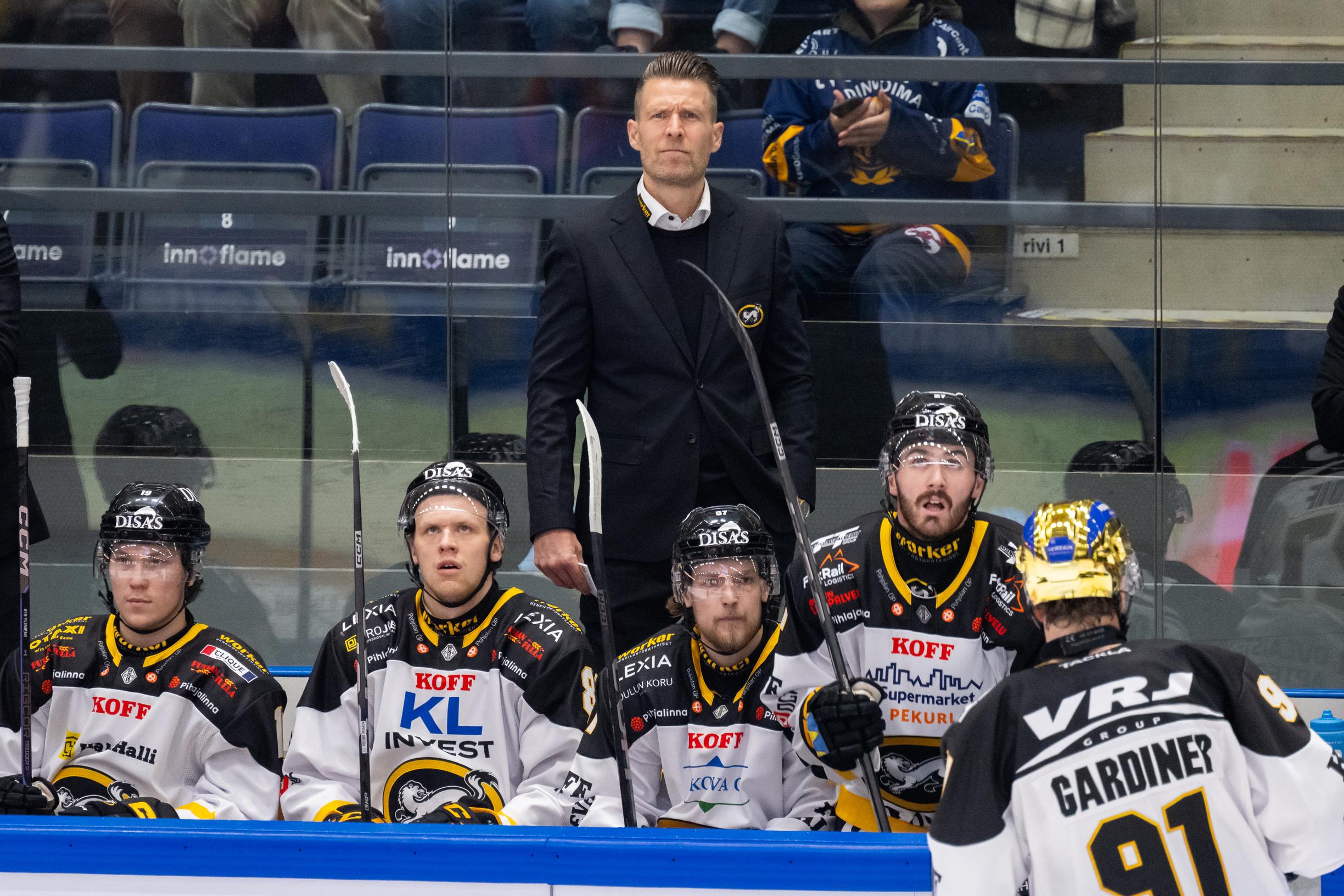 Kärppien raju ratkaisu johti kovasanaiseen löylyyn – Petteri Sihvonen pöyristyi: "Eräänlainen sekoilun Suomen ennätys!"