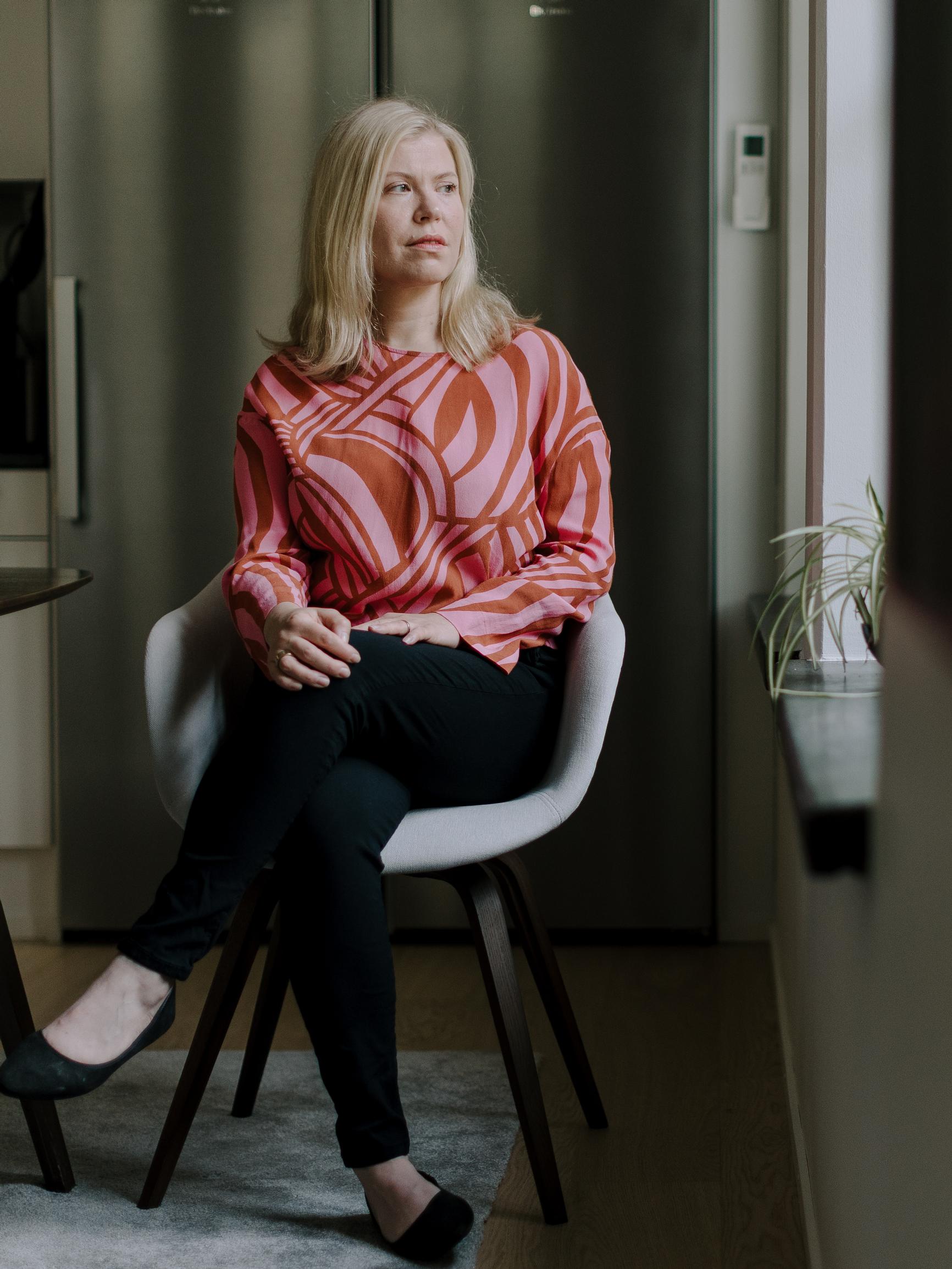 Paikallispoliitikko Linda Brandt-Ahde joutui uimahalliepisodin seurauksena someraivon kohteeksi – ”Tapa itsesi, kusinatsi”
