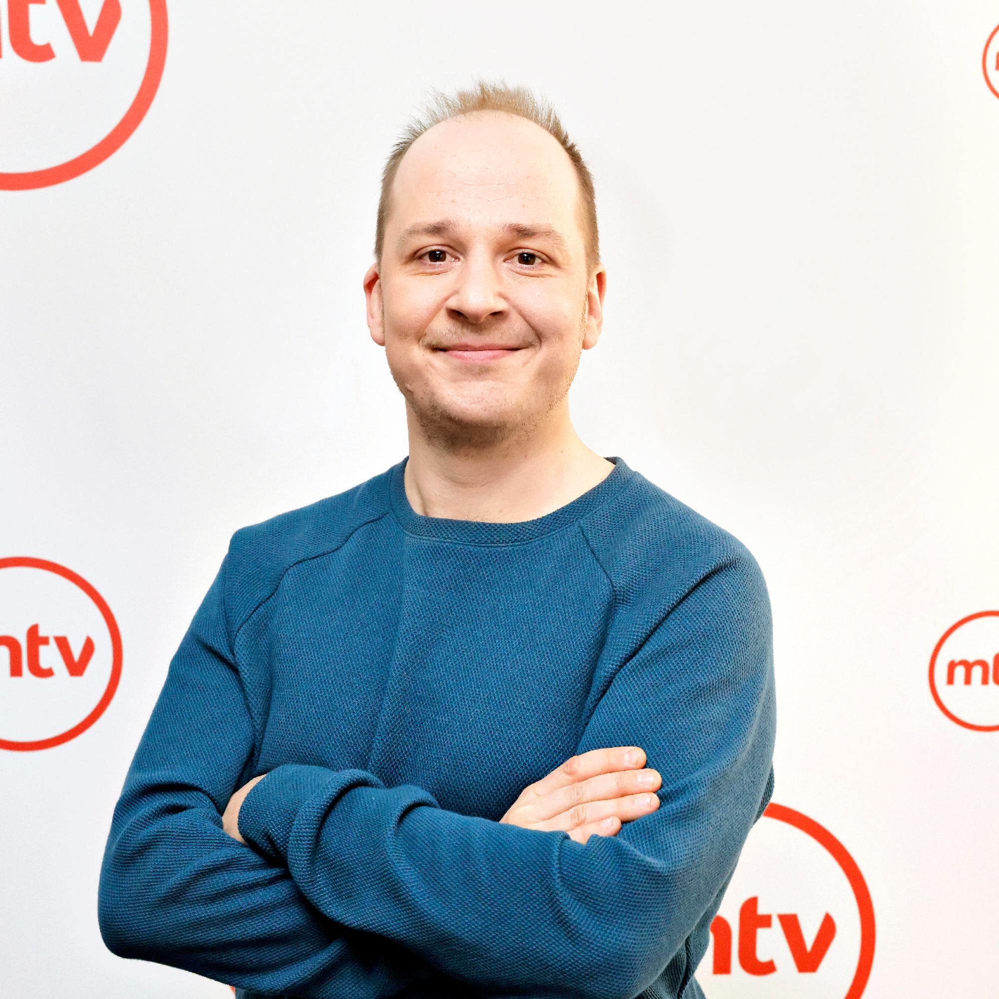 Putous-tähti Aapo Oranen rentoutuu Jari Isometsän elämäkerran parissa: "Kun kausi on paketissa, lähden luonnon rauhaan"