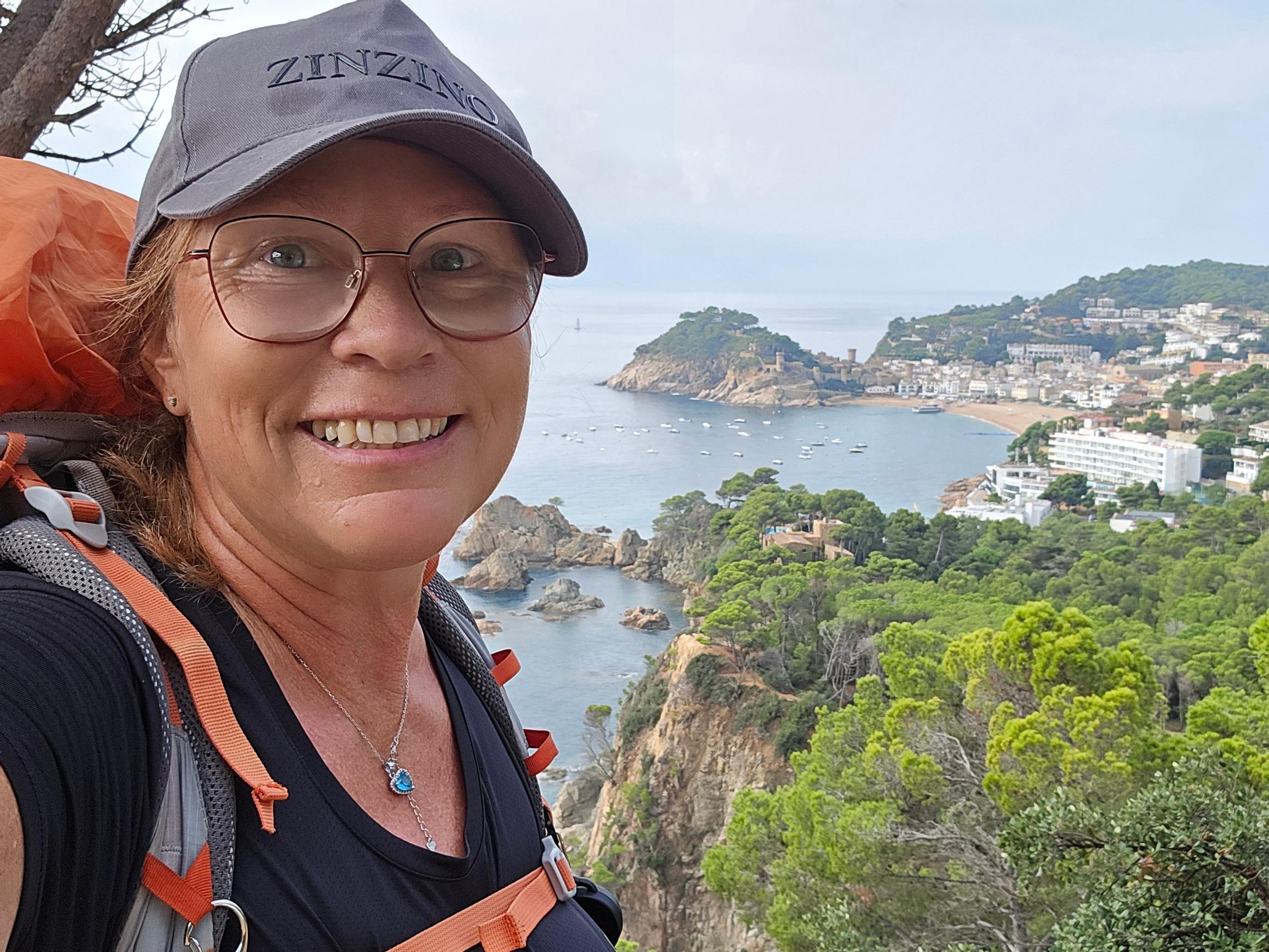 Taina Liekari, 55, on yltiöpäisellä kävelymatkalla maailman ympäri – Kun isä kuoli, säännöt estivät menemästä hautajaisiin