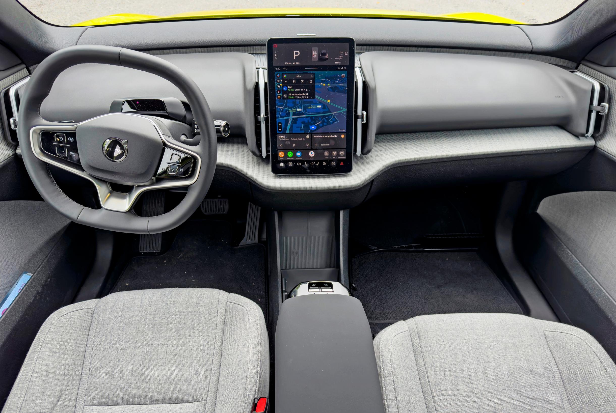 Volvo EX30 :n ohjaamonäkymät ovat pelkistetyn futuristiset.