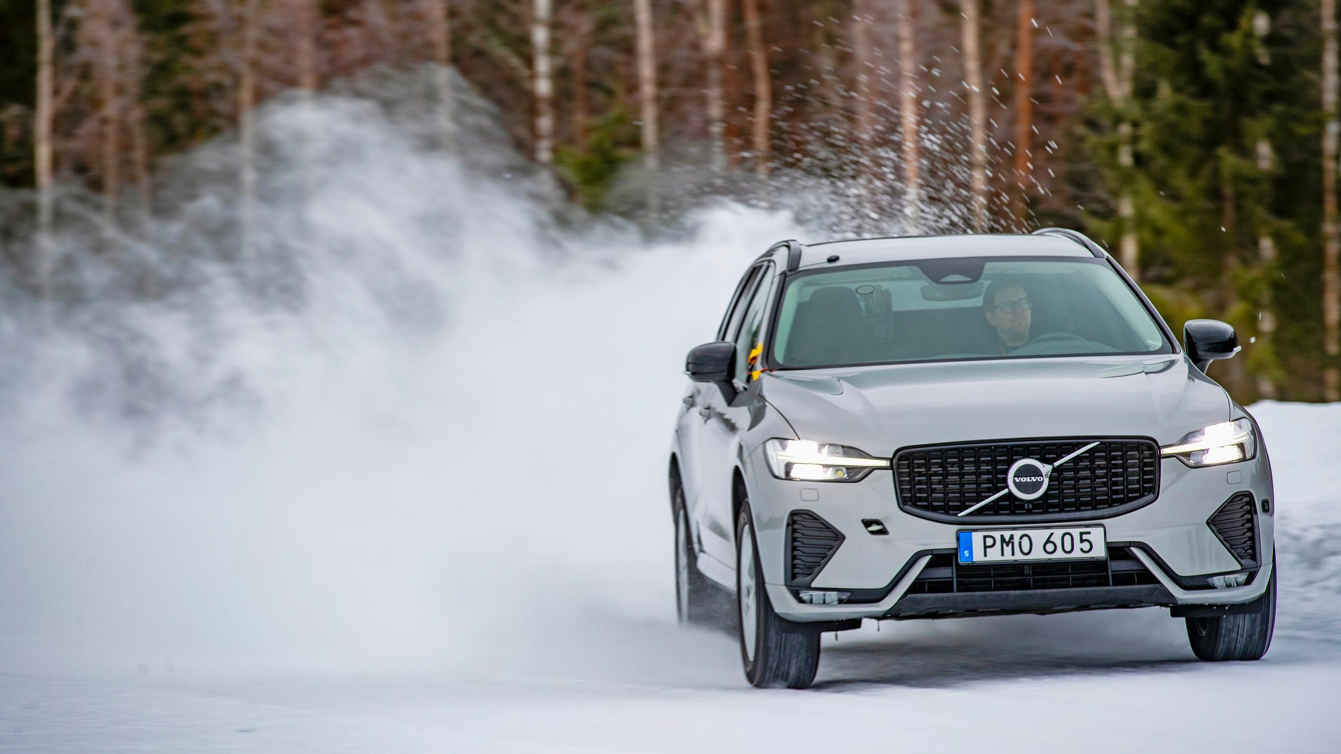 Vertailussa 2025 nastarenkaat – Tuulilasin testissä paljastui järkyttäviä eroja – huonoimmilla ajaminen on suorastaan pelottavaa