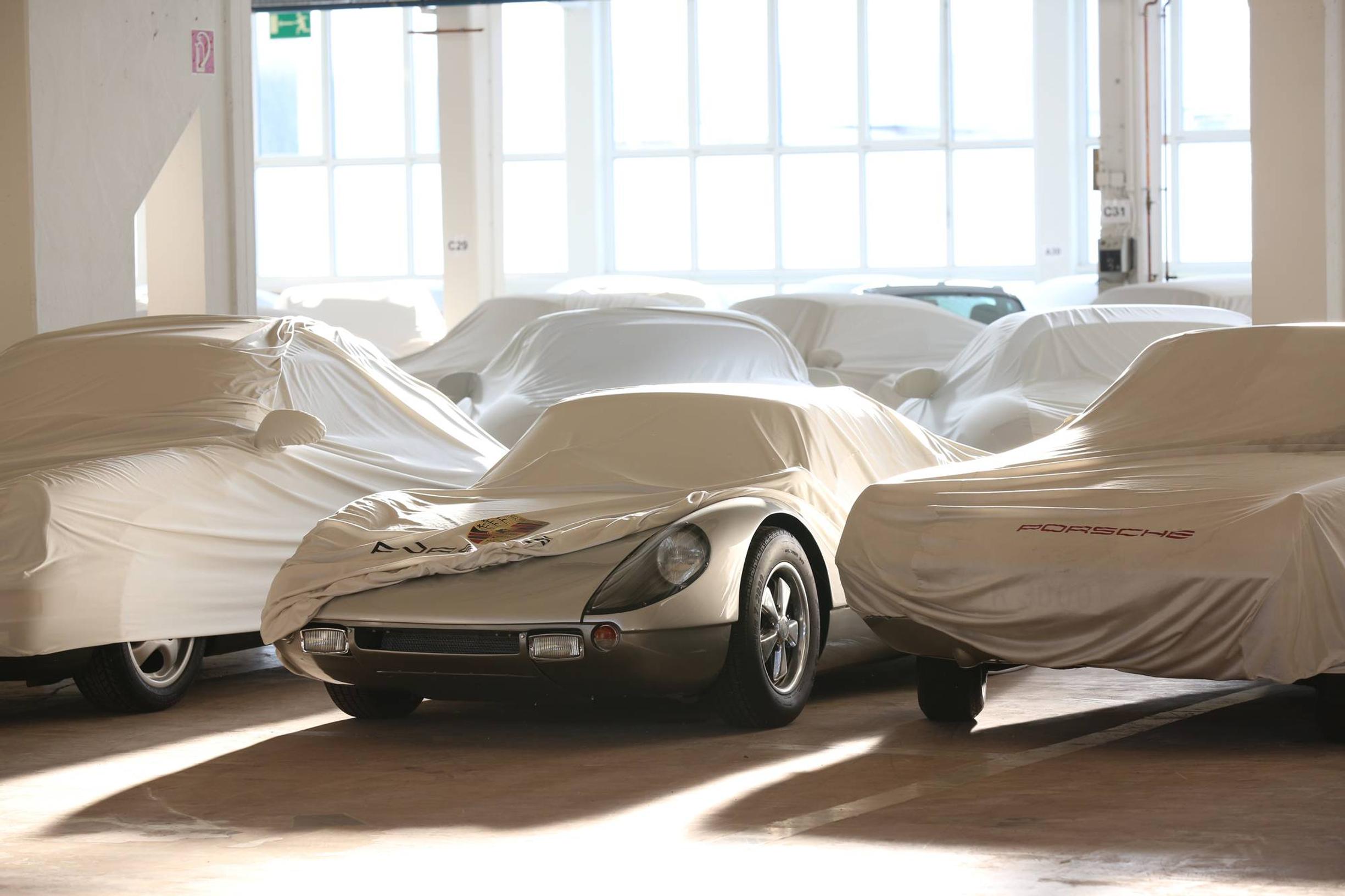 Vip-vierailu Porschen museon varastoon – kuvagalleria