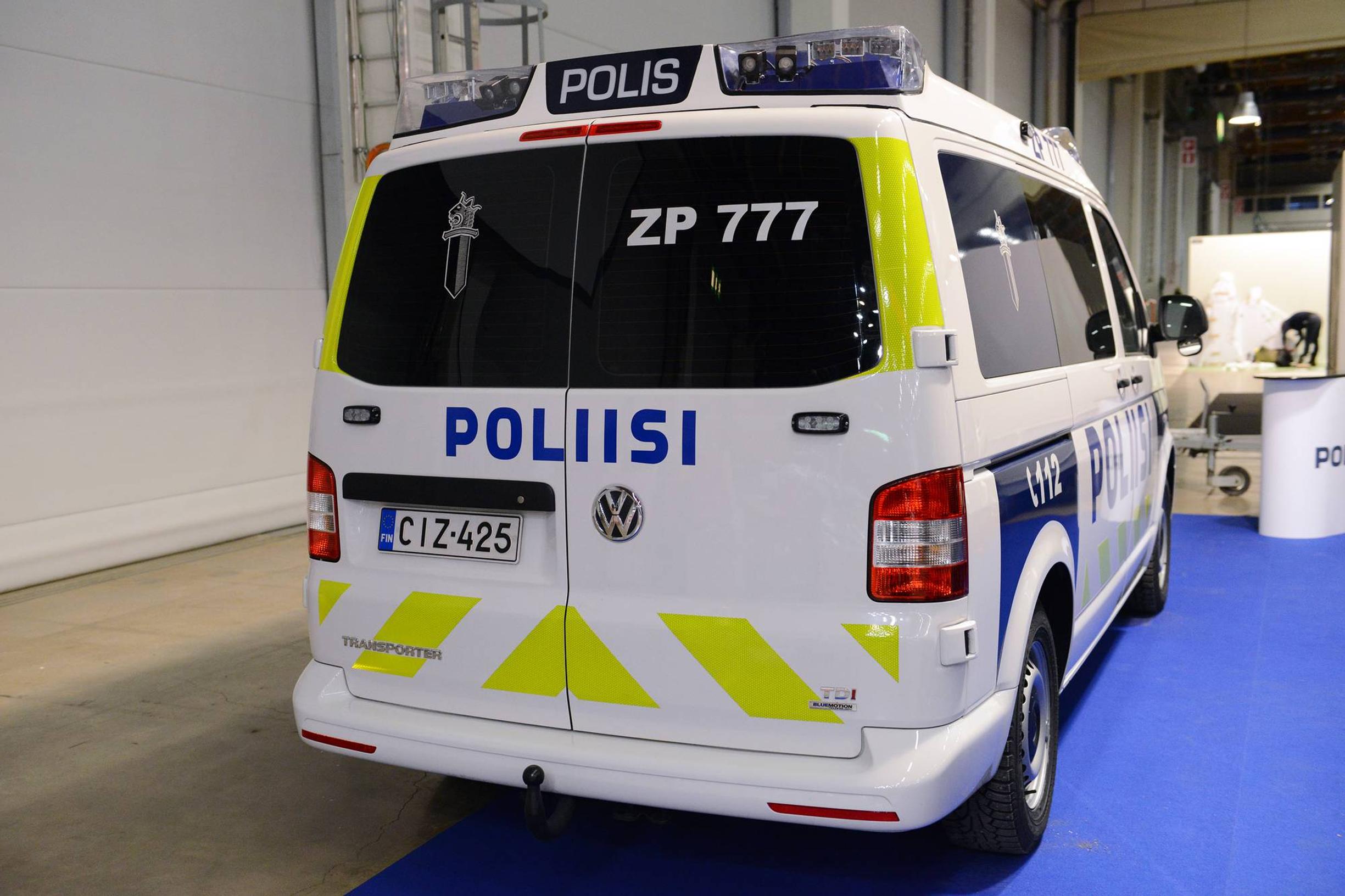 Poliisiauton väri muuttuu