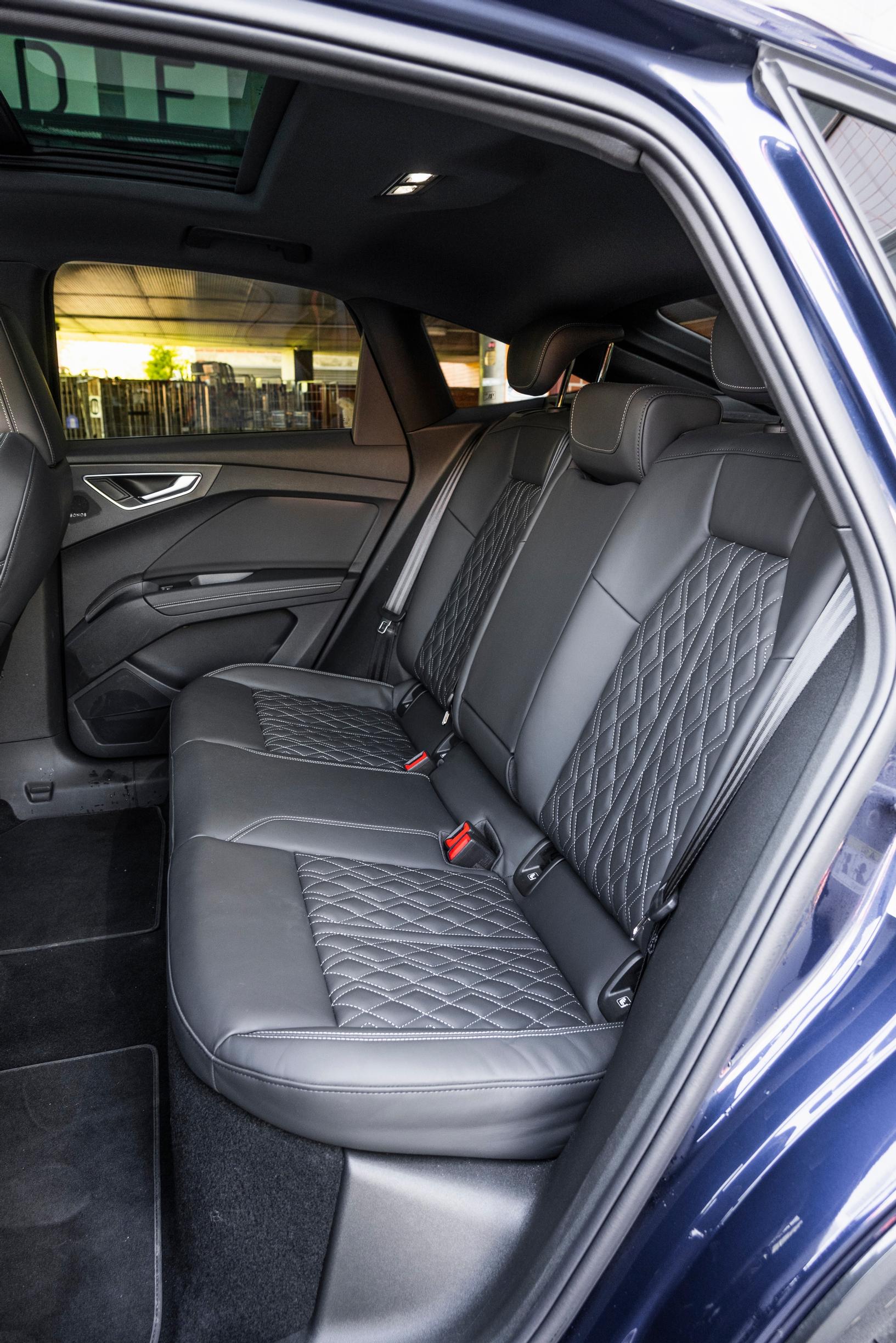 Audi q4 e-tron Sportback Edition 40 takapenkki