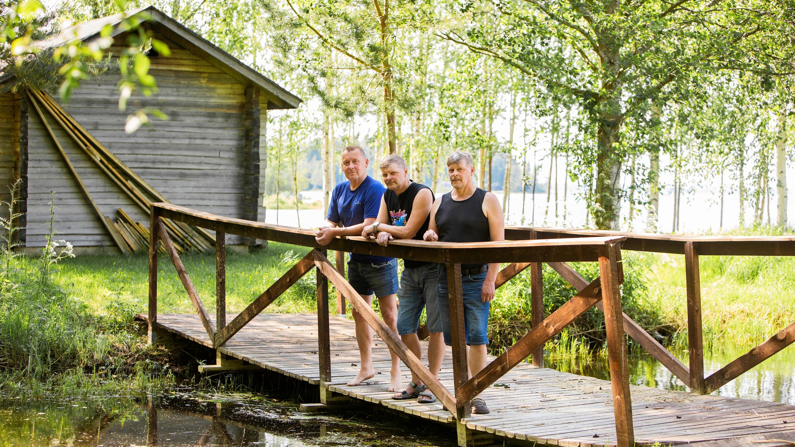 Lihatehtaan veljekset ovat miltei erottamattomia: Keijo, Jouko ja Juhani ovat tehneet uransa samassa tehtaassa