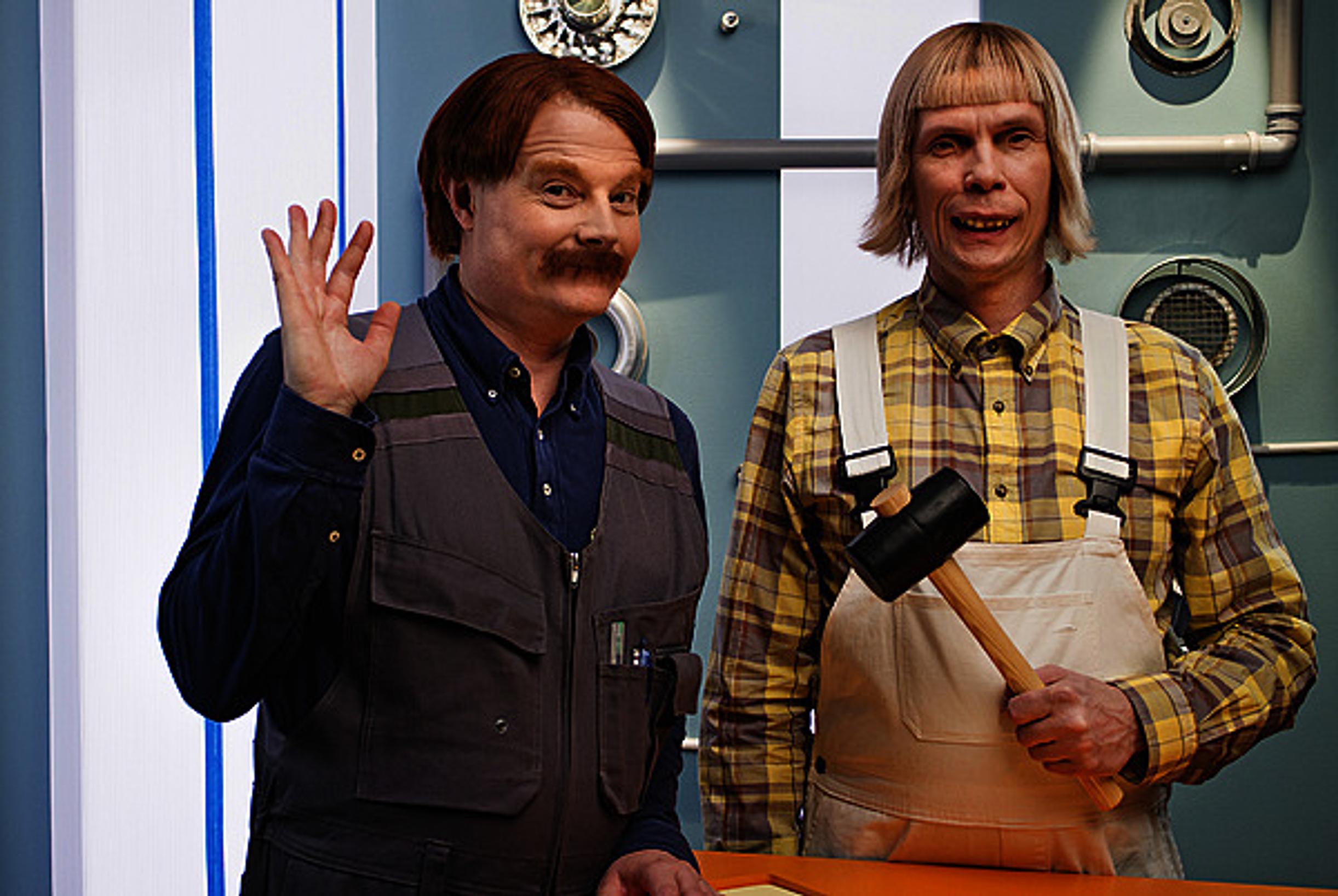 Studio Julmahuvin perintöä jakamassa pakamassa