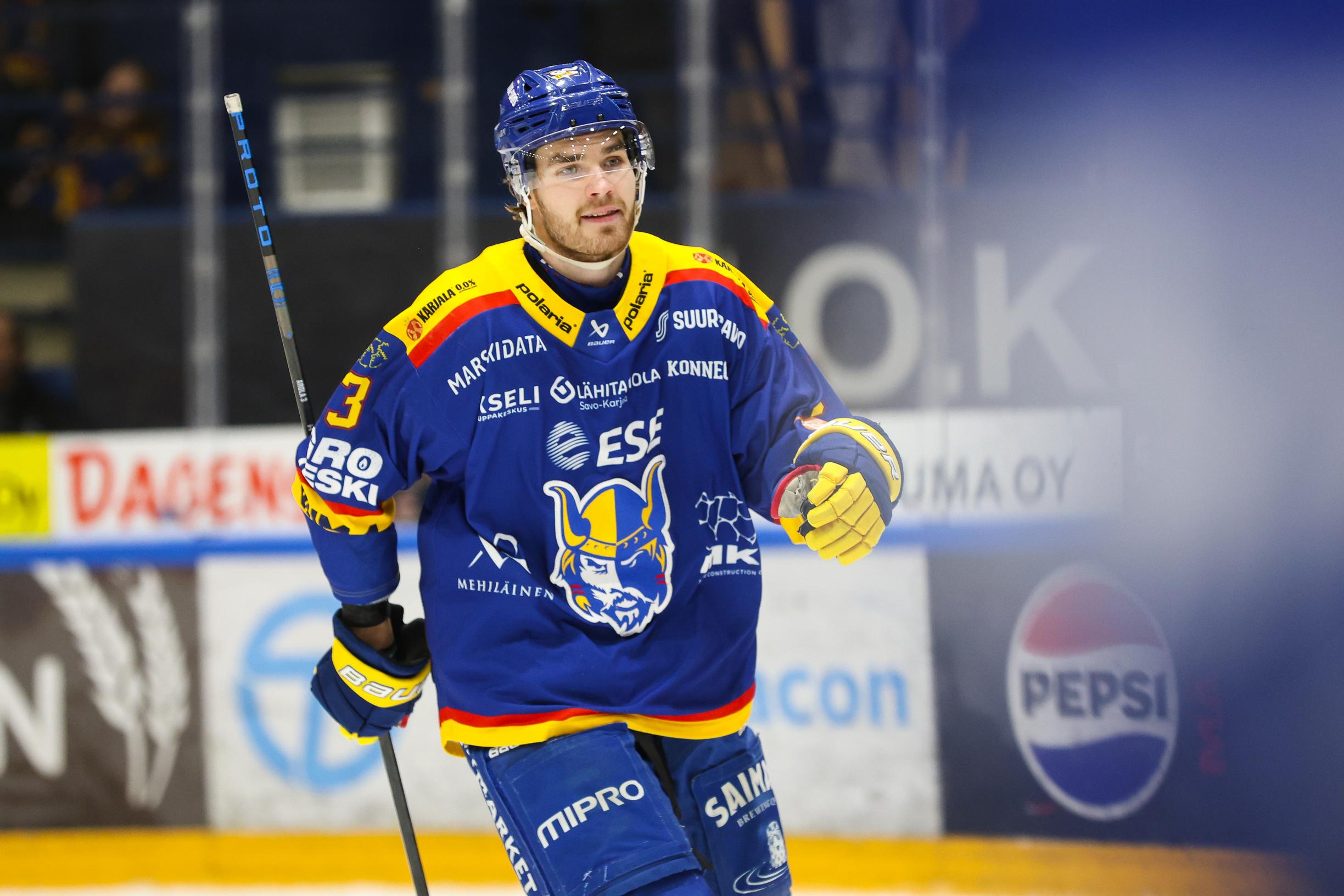  Kukaan ei odottanut tätä: Liigassa on syttynyt uusi tähti, joka kulkee NHL:ään siirtyneen sensaation jalanjäljissä – ”Mikään ei ole mahdotonta!” 