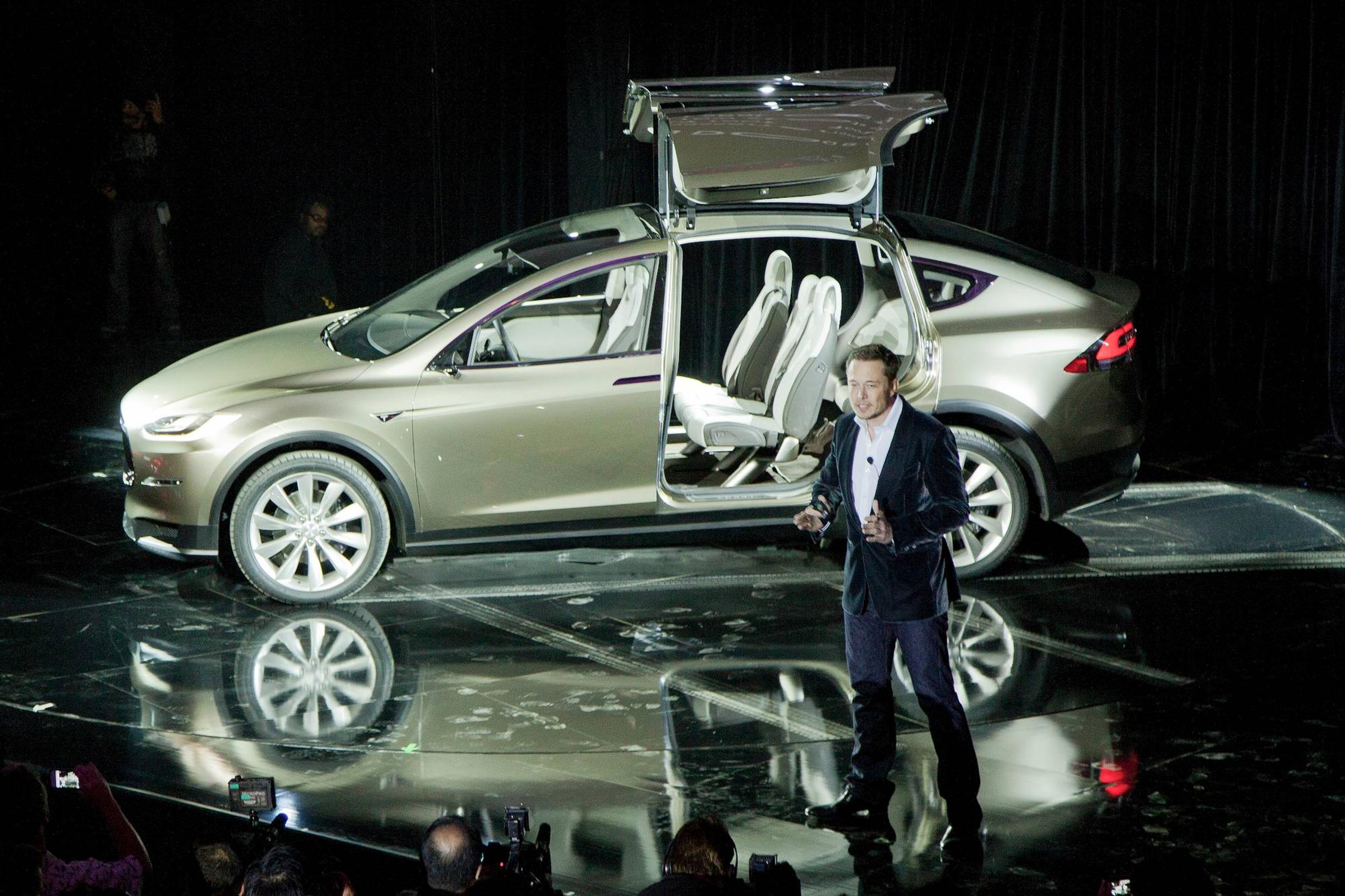 Erikoishaastattelussa Teslan johtaja Elon Musk