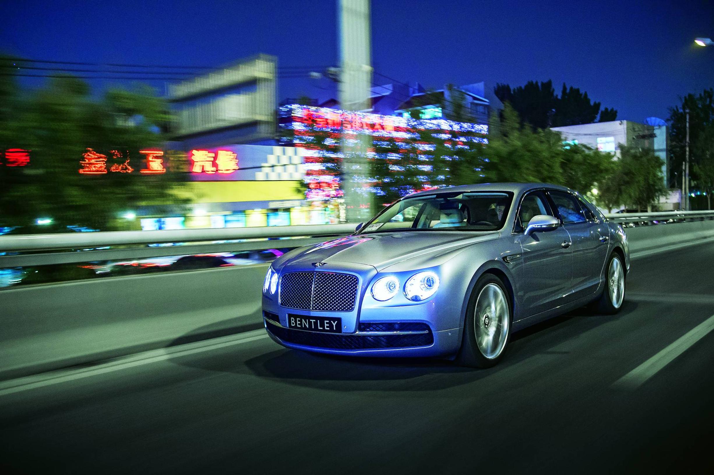 Koeajossa Bentley Flying Spur – yläluokan hemmottelua