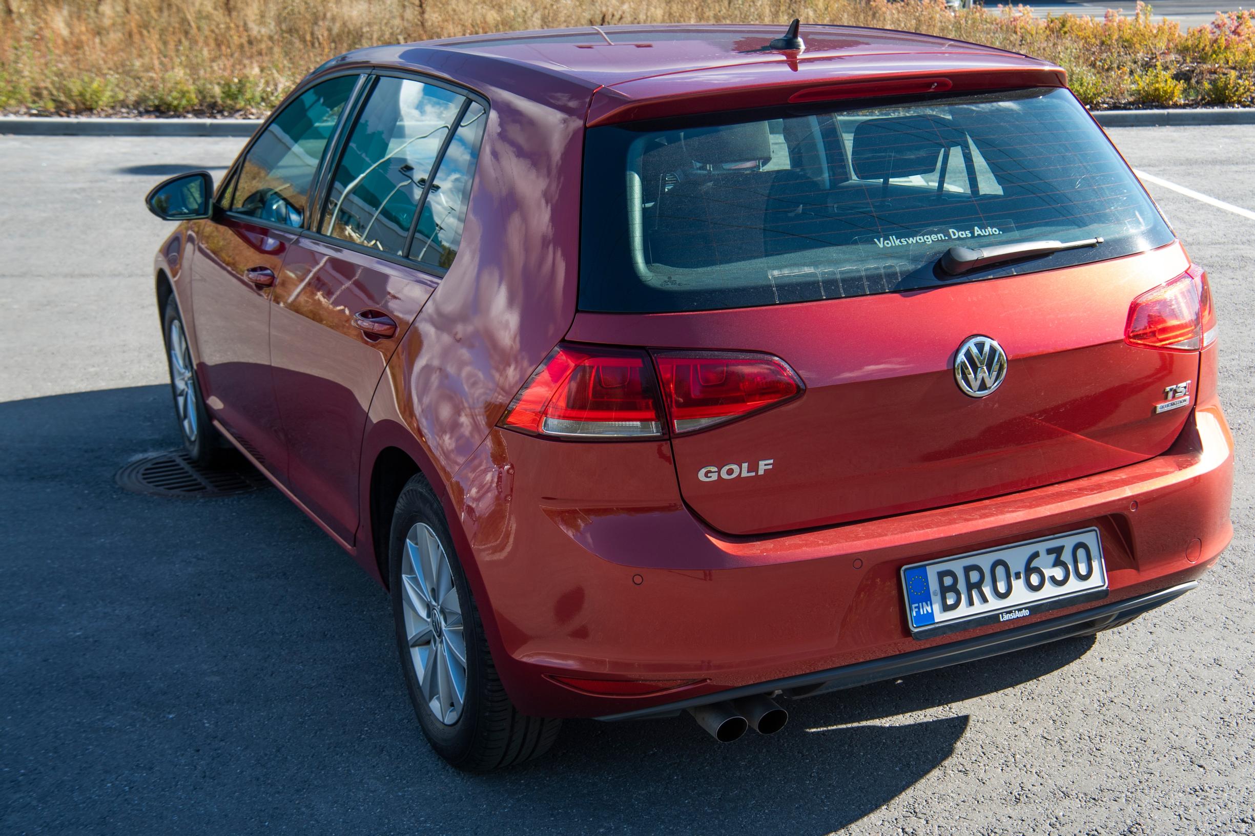 VW Golf vm. 2014 Comfortline 1.4 TSI DSG takaa