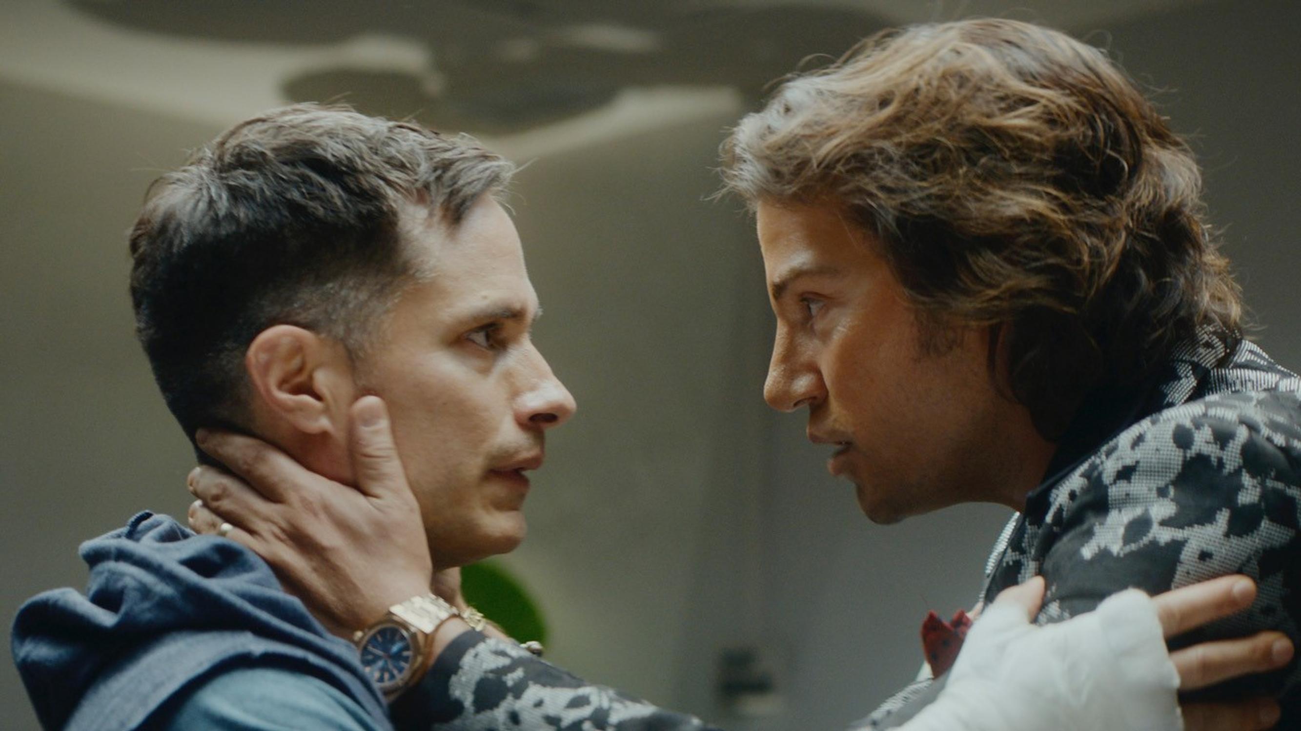 Gael Garcia Bernal ja Diego Luna nyrkkeilyn maailmaan sijoittuvassa sarjassa La Máquina.