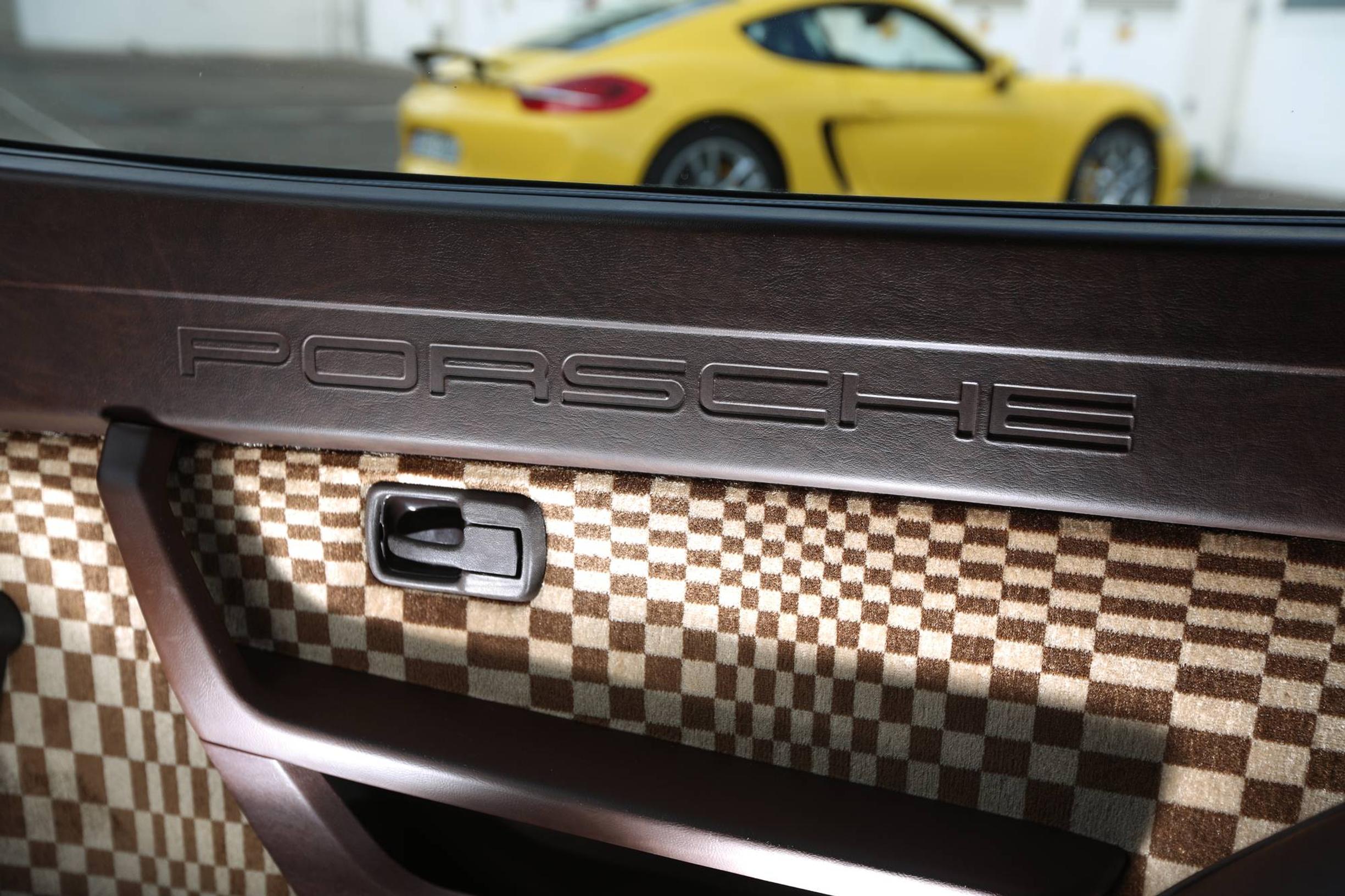 Koeajossa nuoriso-Porschet – 924 ja Cayman