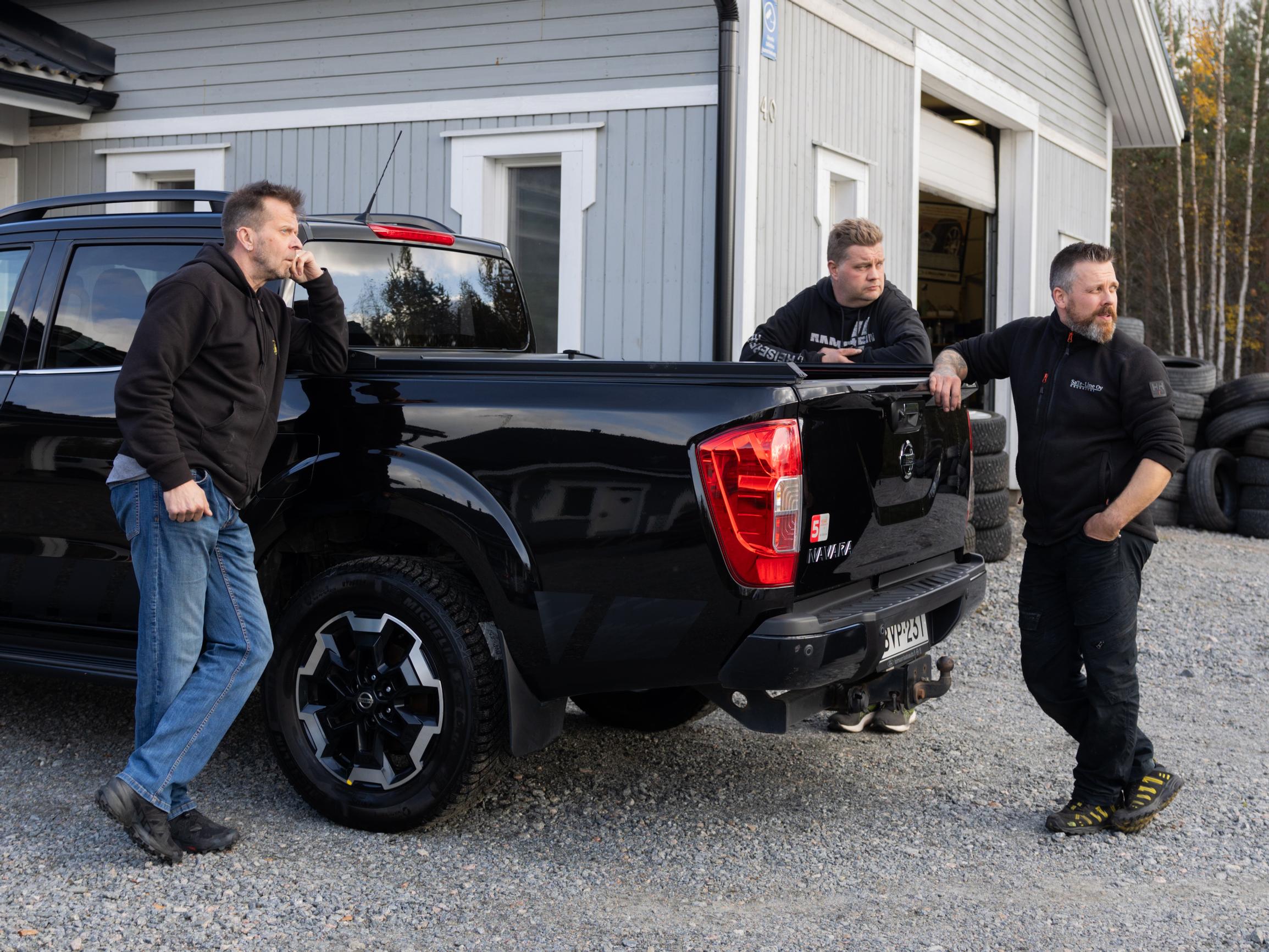 ”Se oli laatikko kaljaa joka ehtoo” – Sami, Tomi ja Jari rakensivat koko elämänsä niin, että juominen olisi helpompaa