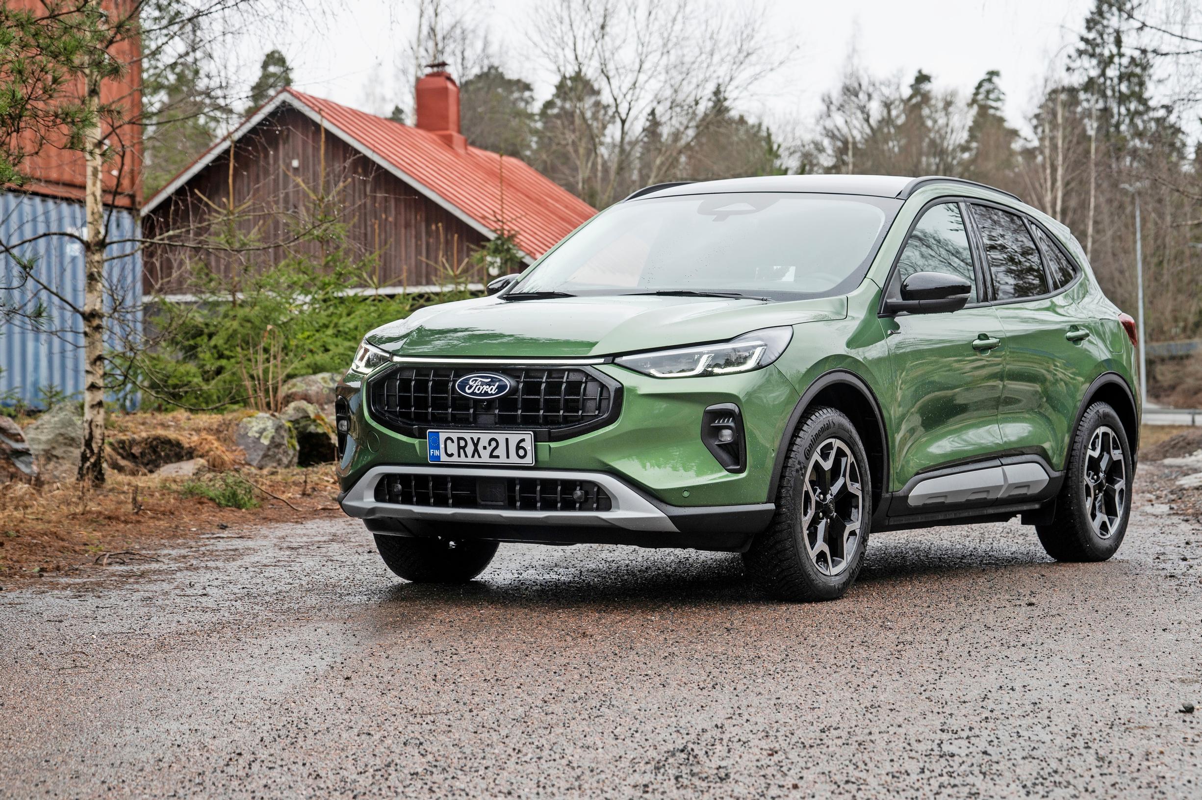 Ford Kuga Hybrid Active X AWD – Neliveto on Suomen oloissa valtti – alusta toimii ja jousitus on mukava