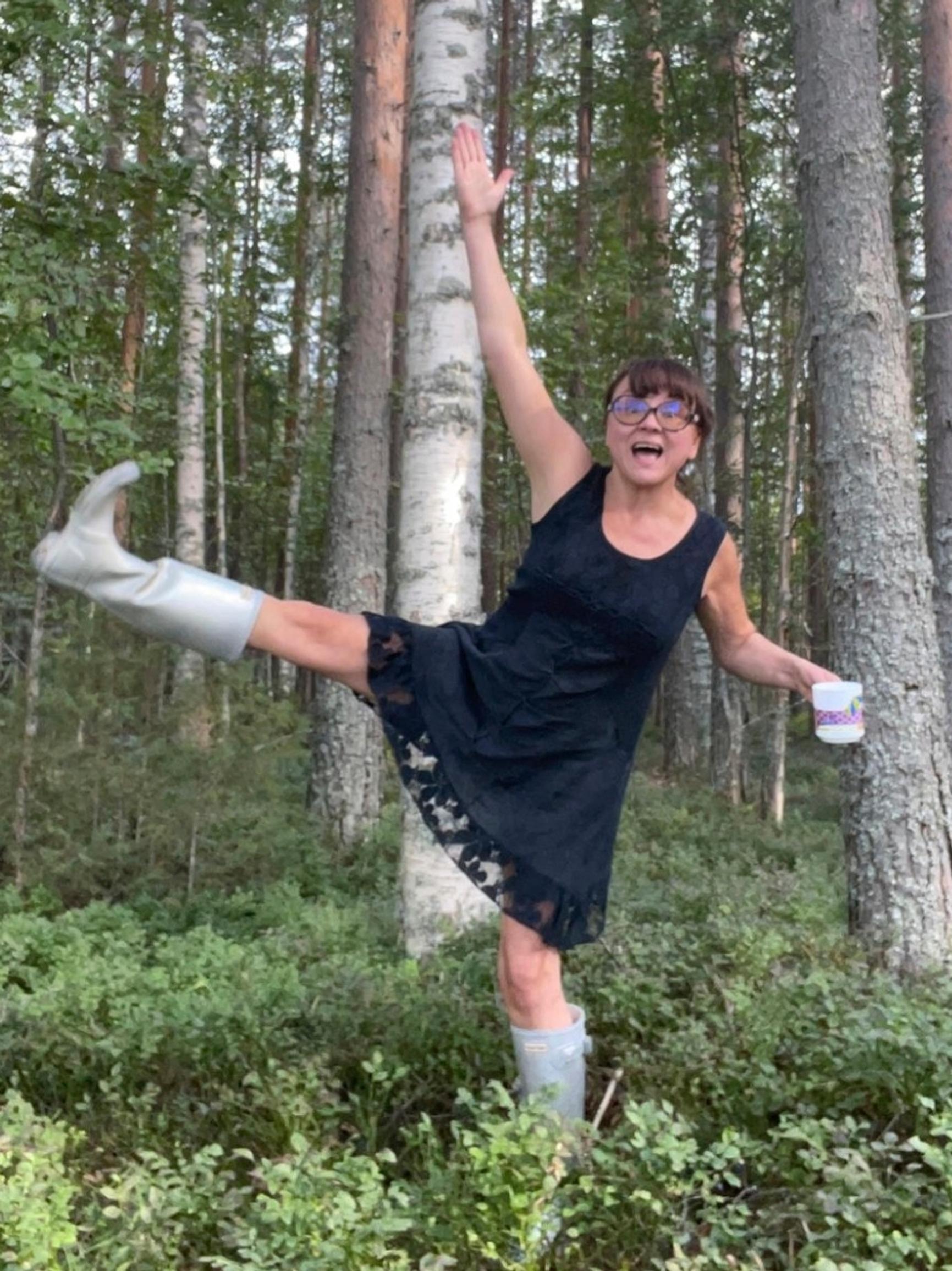 Näyttelijä Anna-Leena Sipilä varttui Pyhäjärvellä, jossa kaupunkilaisia pidettiin leuhkoina – ”Puheessani kuuluu yhä maalaisuus”