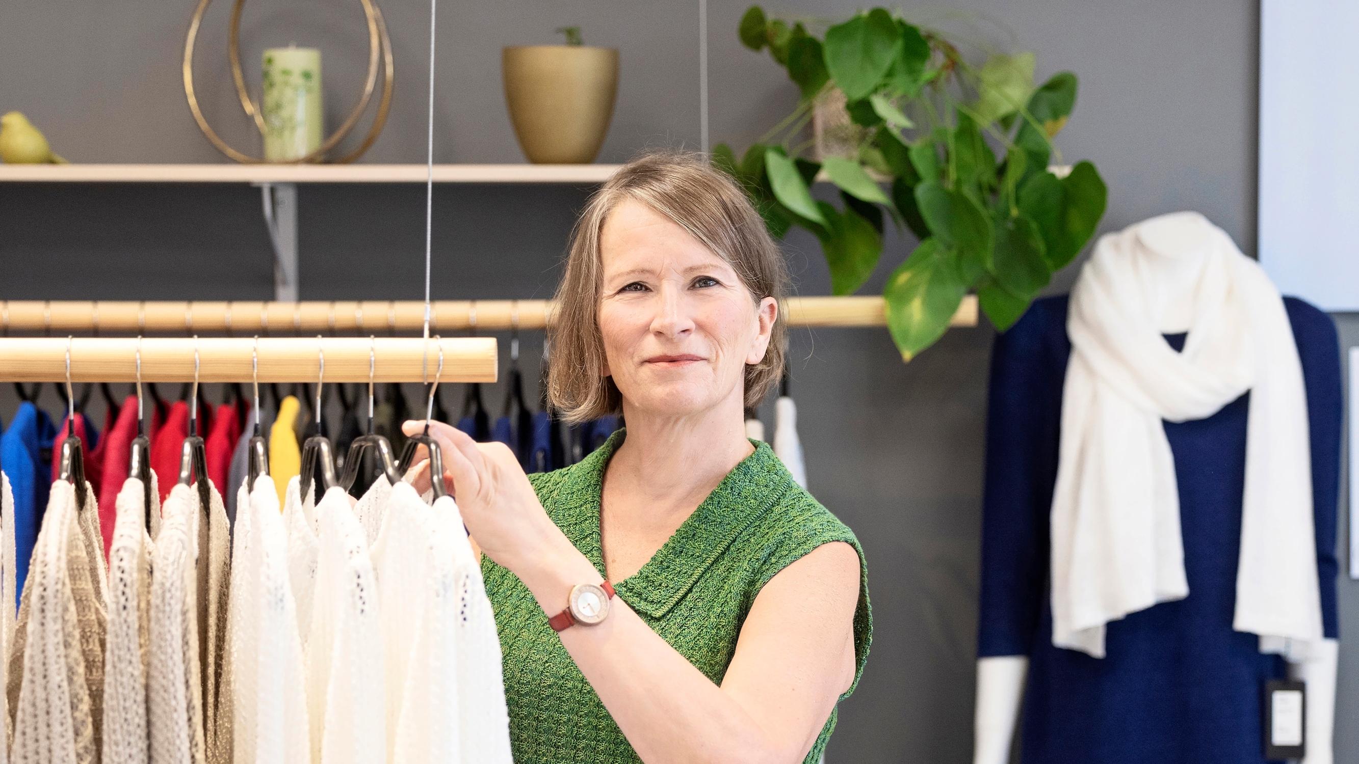 Onko tässä vaatebisneksen tulevaisuus? Eettiset materiaalit, ei tekstiilijätettä, asuja kaikenlaisille vartaloille – Sodankylän Pirita kertoo, minne olemme menossa