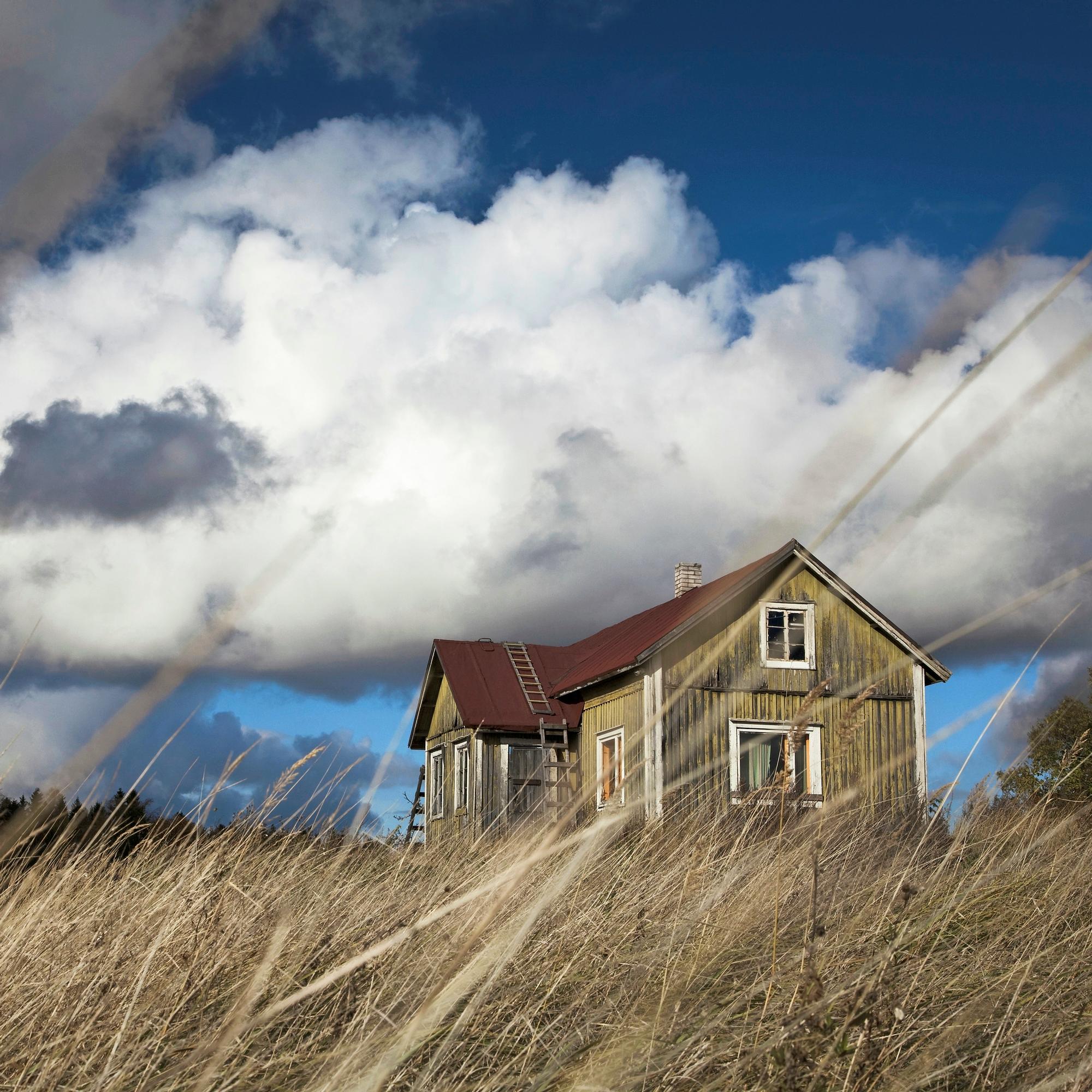 Sammuneiden valojen maa: Miksi Suomi antaa autiotalojensa lahota pystyyn?