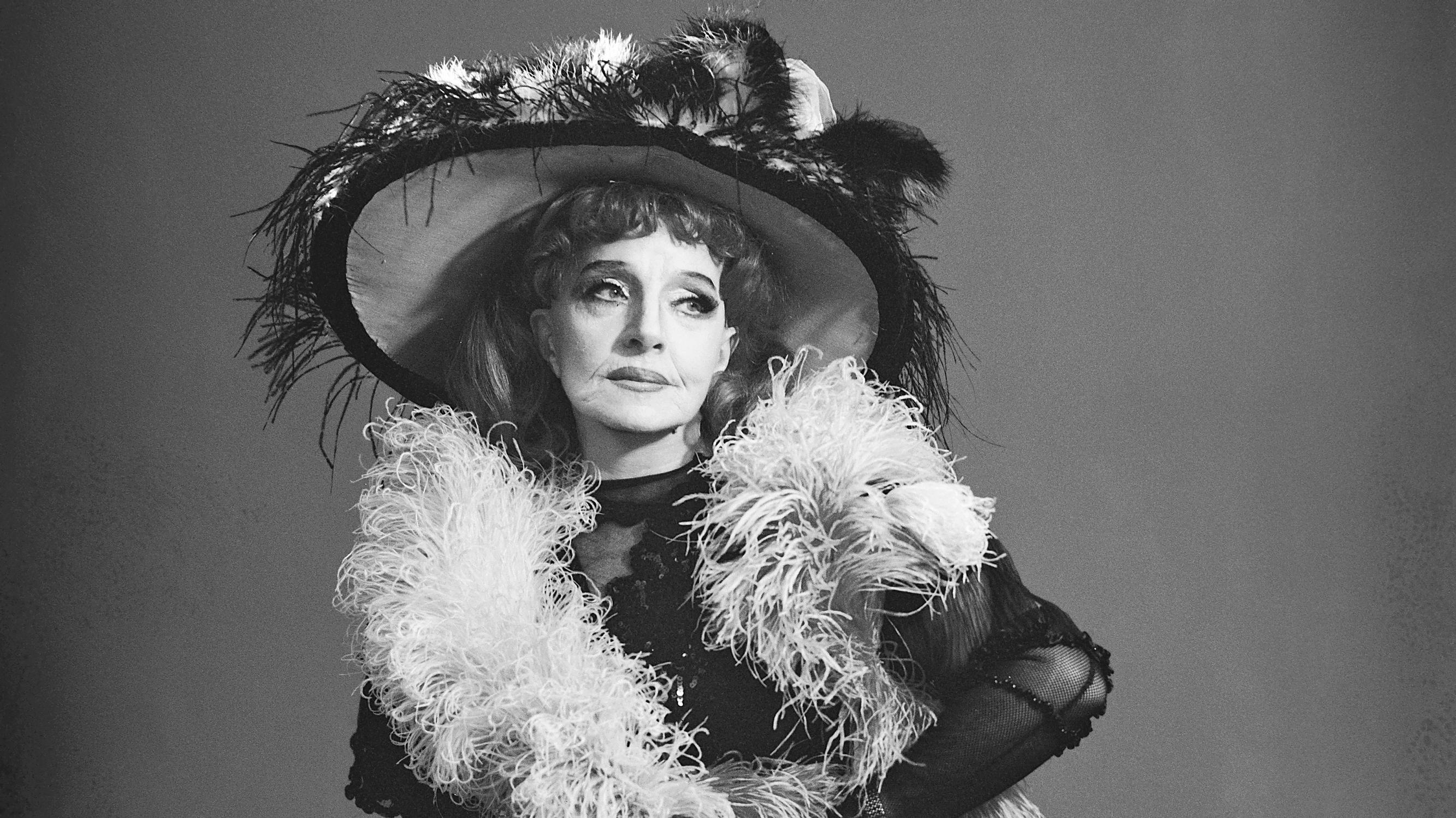 Tragedienne Ella Eronen: ”Minulla ei ole rauhaa, jos en tee tätä työtä – olen syntynyt teatterin lavalle”