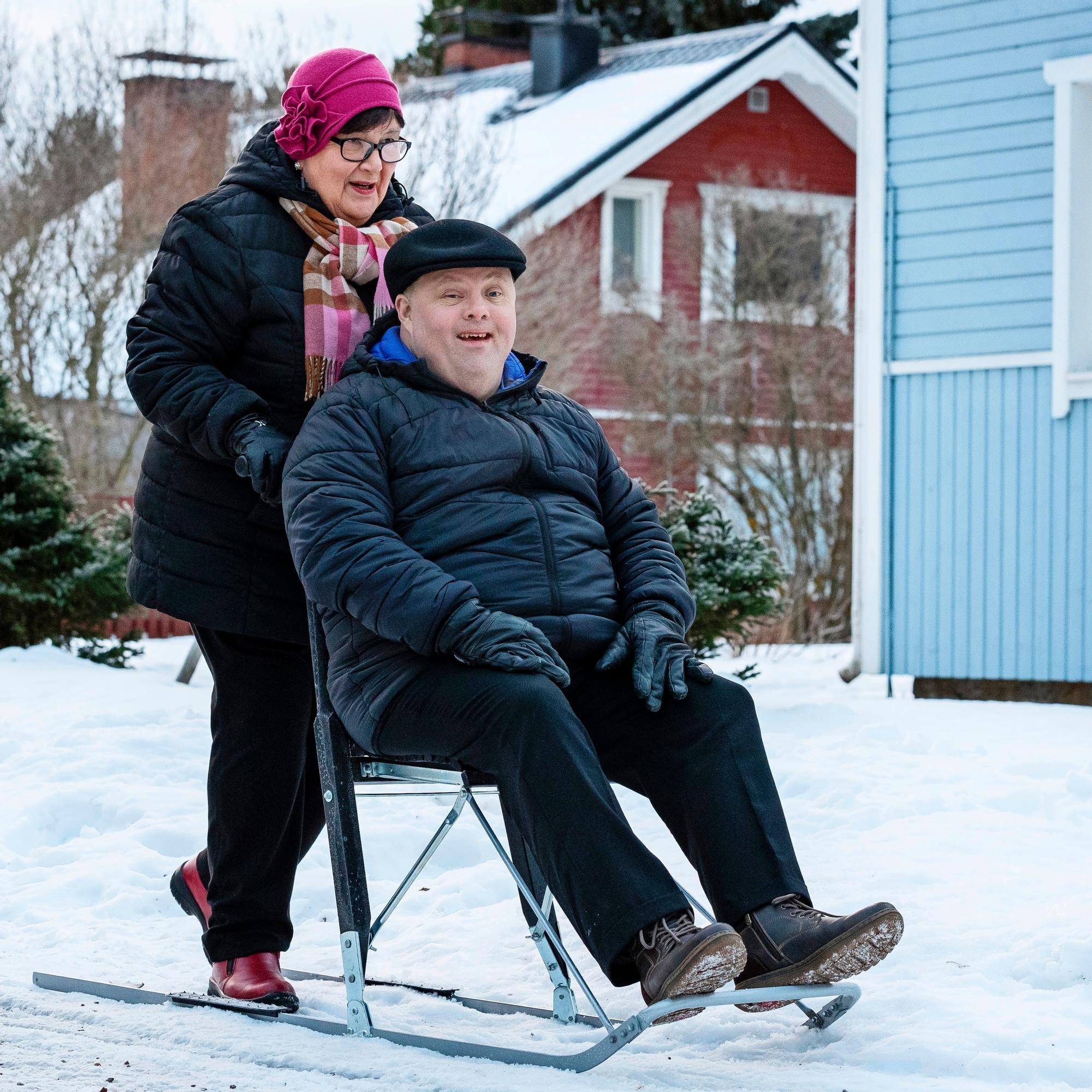 50 vuotta sitten Kaarina Pehkoselle kerrottiin, että hänen vauvallaan on kehitysvamma: ”Sami on opettanut rakkautta ja hyväksymistä”