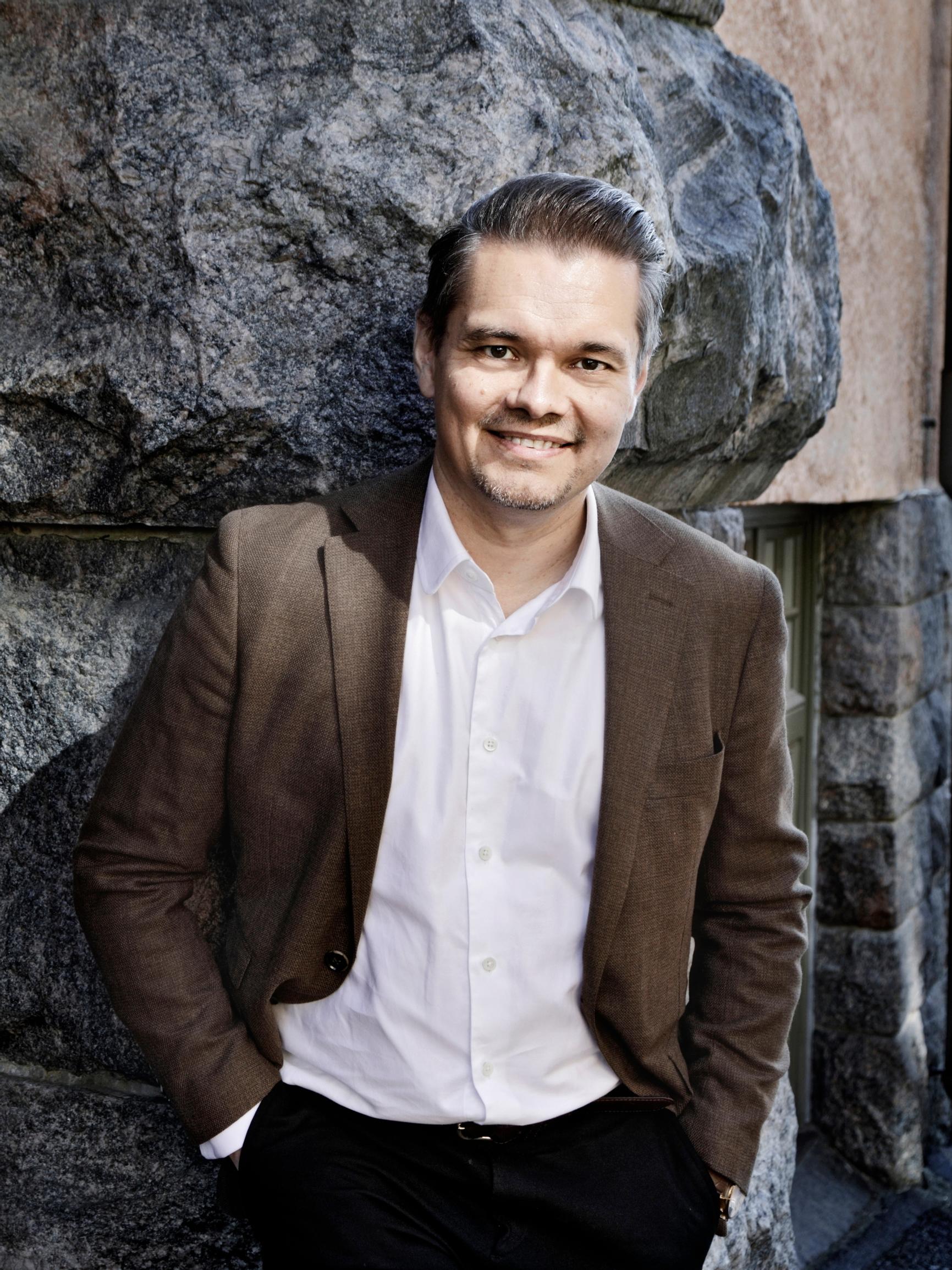 Vanhoillislestadiolaisuus sai jäädä, kun oopperalaulaja Tuomas Katajala valitsi musiikin: ”Päätös oli helpotus – myös uskon kohdalla minulla oli rauha”