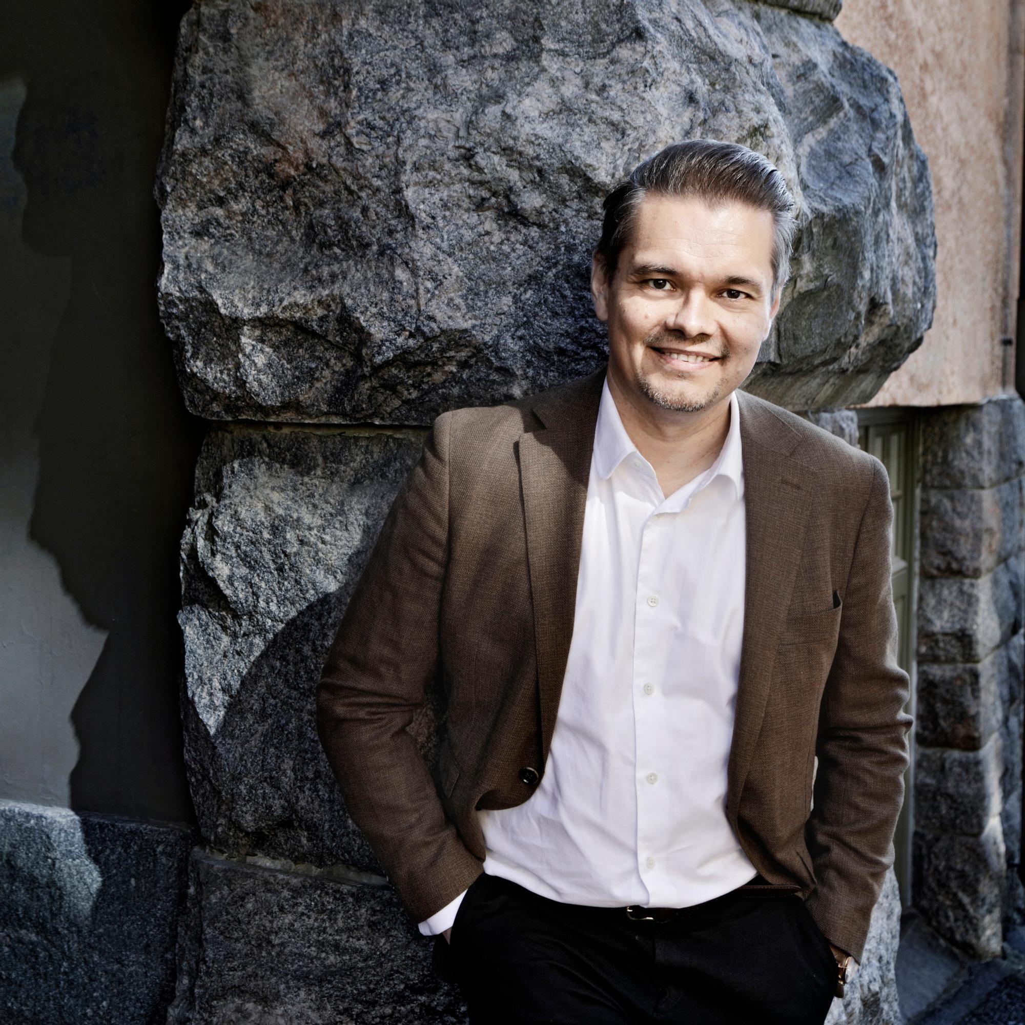 Vanhoillislestadiolaisuus sai jäädä, kun oopperalaulaja Tuomas Katajala valitsi musiikin: ”Päätös oli helpotus – myös uskon kohdalla minulla oli rauha”