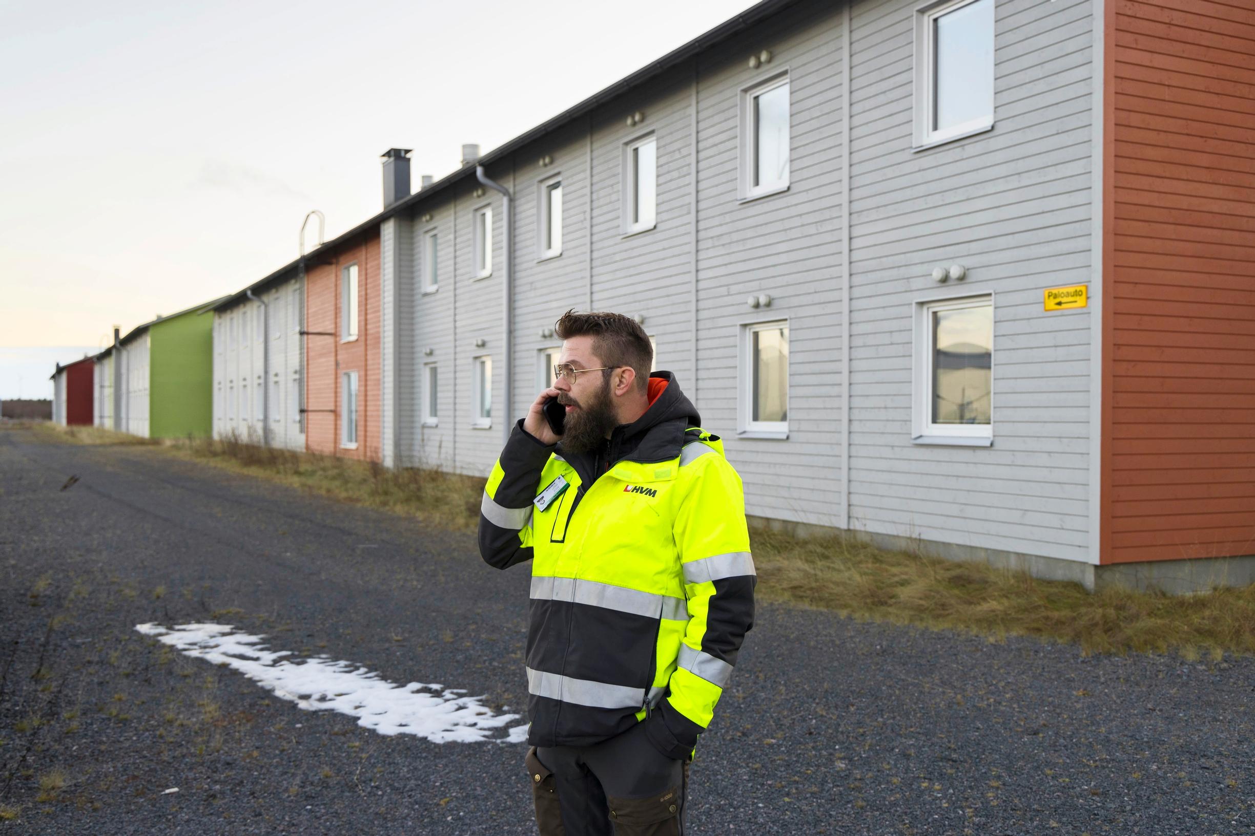 Markku Nikupeteri on vastannut jo tuhanteen puhelinsoittoon, joissa on tiedusteltu purettavia halleja.