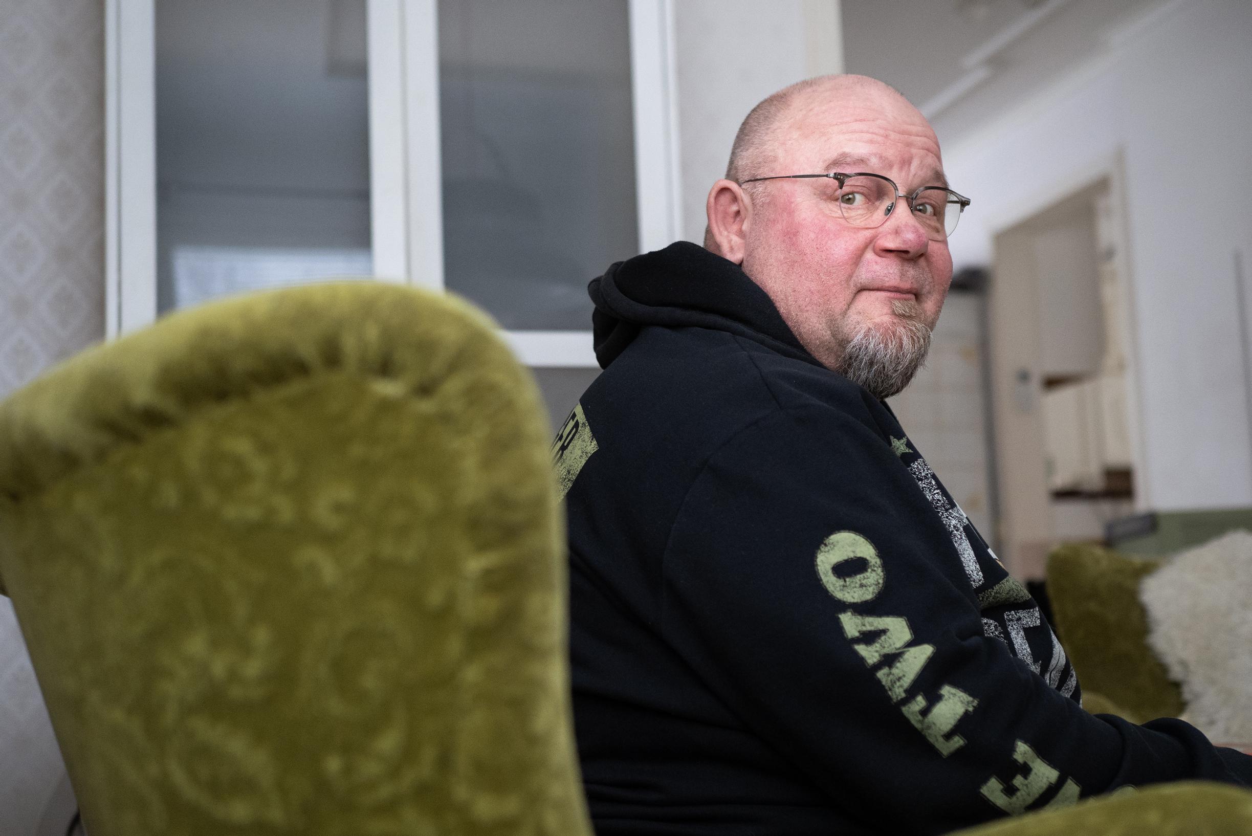 Pomo haukkui Marko Mellbergin ”läskiksi, joka rikkoo kaikki koneet” – Työttömälle häpeä voi olla este työn löytämiselle