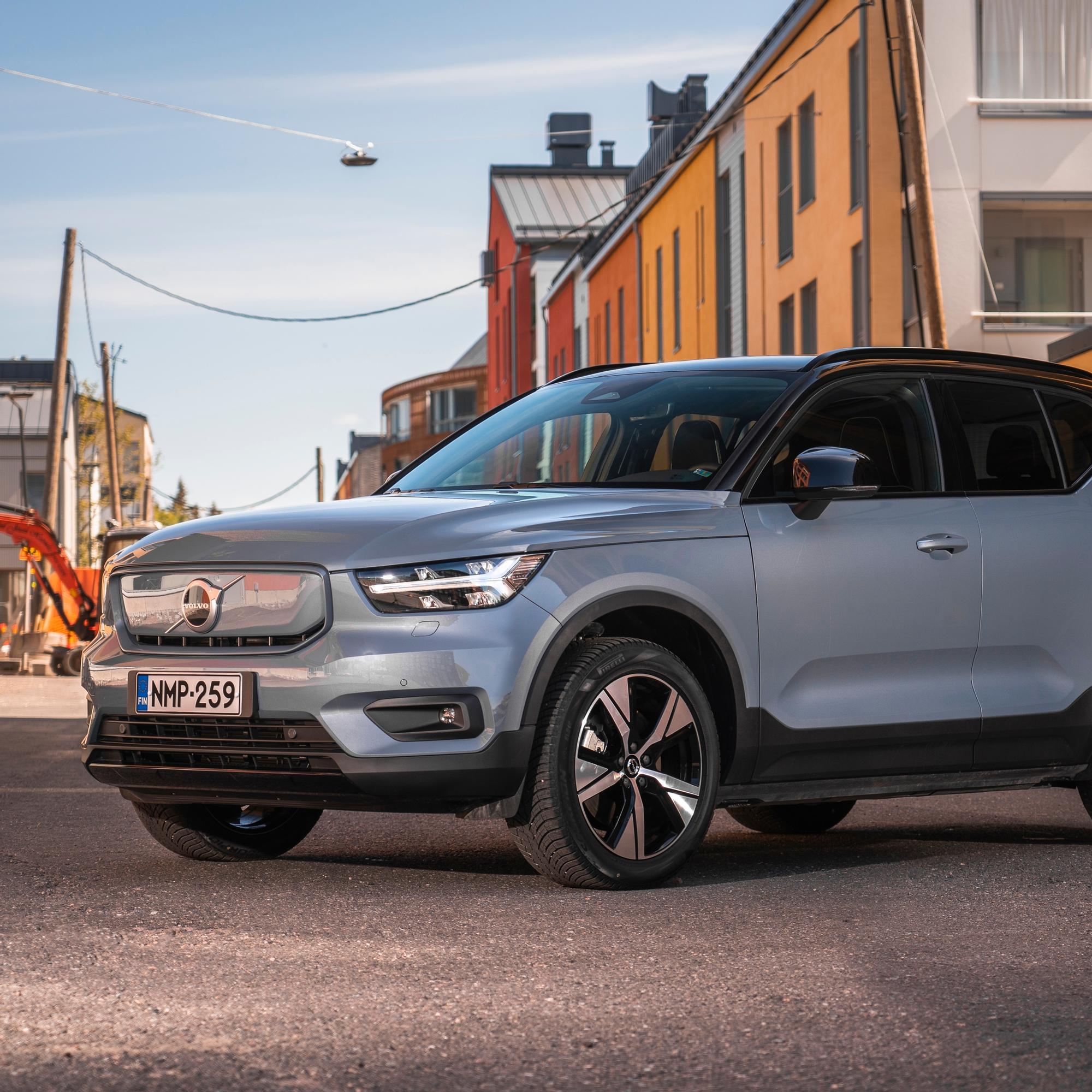 Volvo XC40 Recharge Single Plus – Kovalla jousituksella varustettu kompakti sähköauto