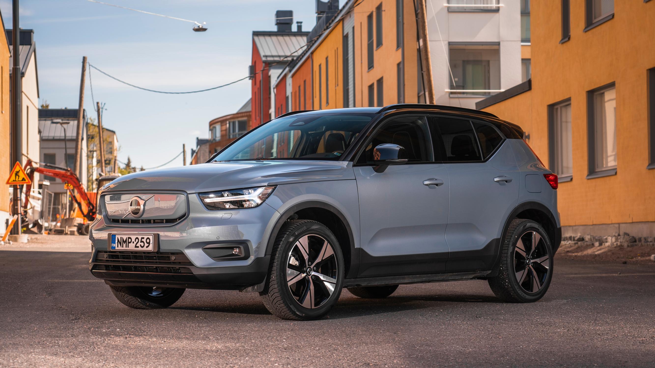 Volvo XC40 Recharge Single Plus – Kovalla jousituksella varustettu kompakti sähköauto