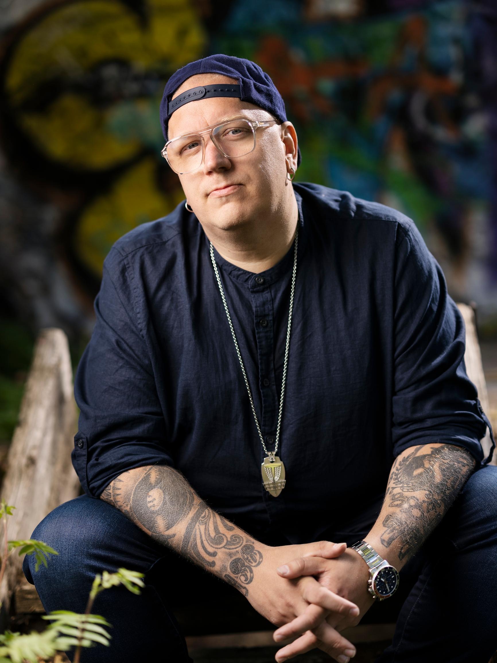 Arttu Wiskari isänsä shokkiuutisesta: ”Kun syöpä tai sen pelko osuu lähelle, pystyn samaistumaan eri lailla näihin asioihin”