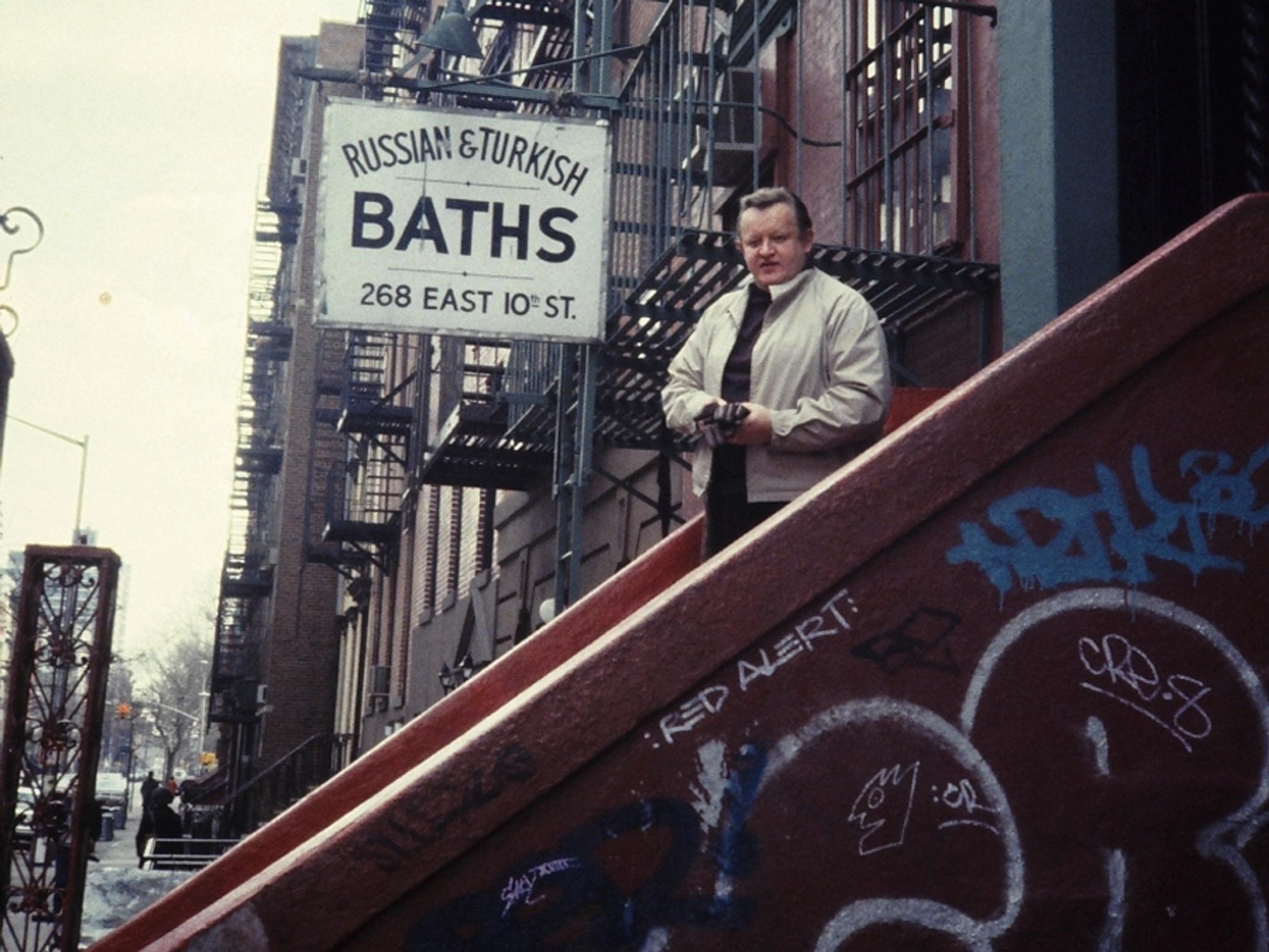 Toimittaja Rauli Virtanen tunsi Martti Ahtisaaren 45 vuoden ajan – Apu julkaisee harvinaiset kuvat presidentistä maailmalla