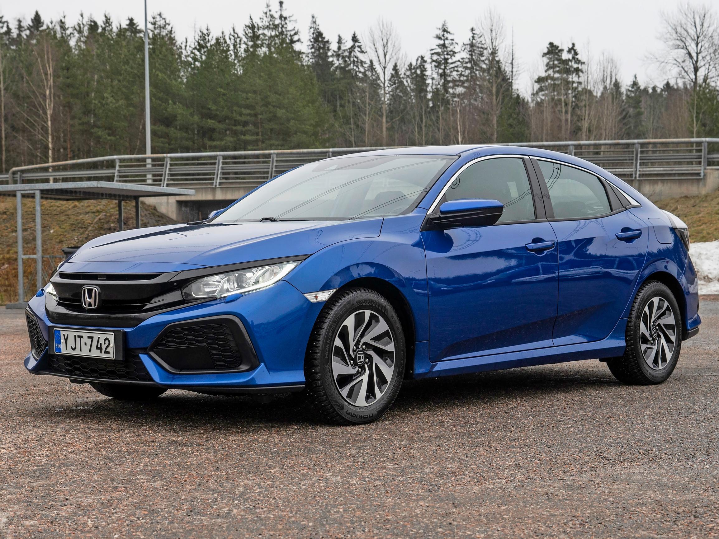 Honda Civic vm. 2018 – 14 990 eurolla todella kiva auto, sopivasti tilaa ja taloudellista menoa – 4,8 litran kulutus puhuu puolestaan 