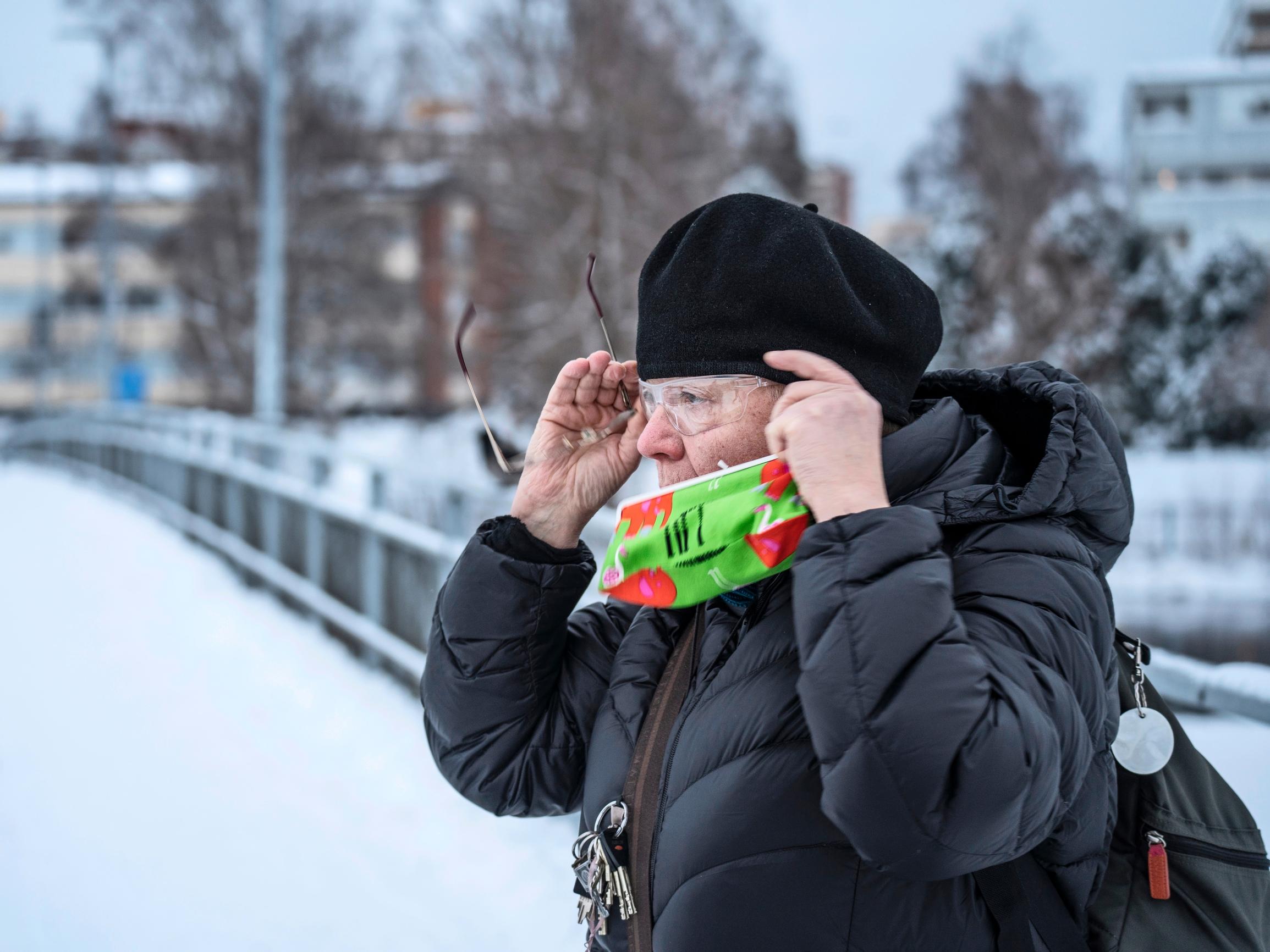 Yksi puheenaihe Oulussa on yli muiden, ja se iskee turistiakin heti tullessa naamaan