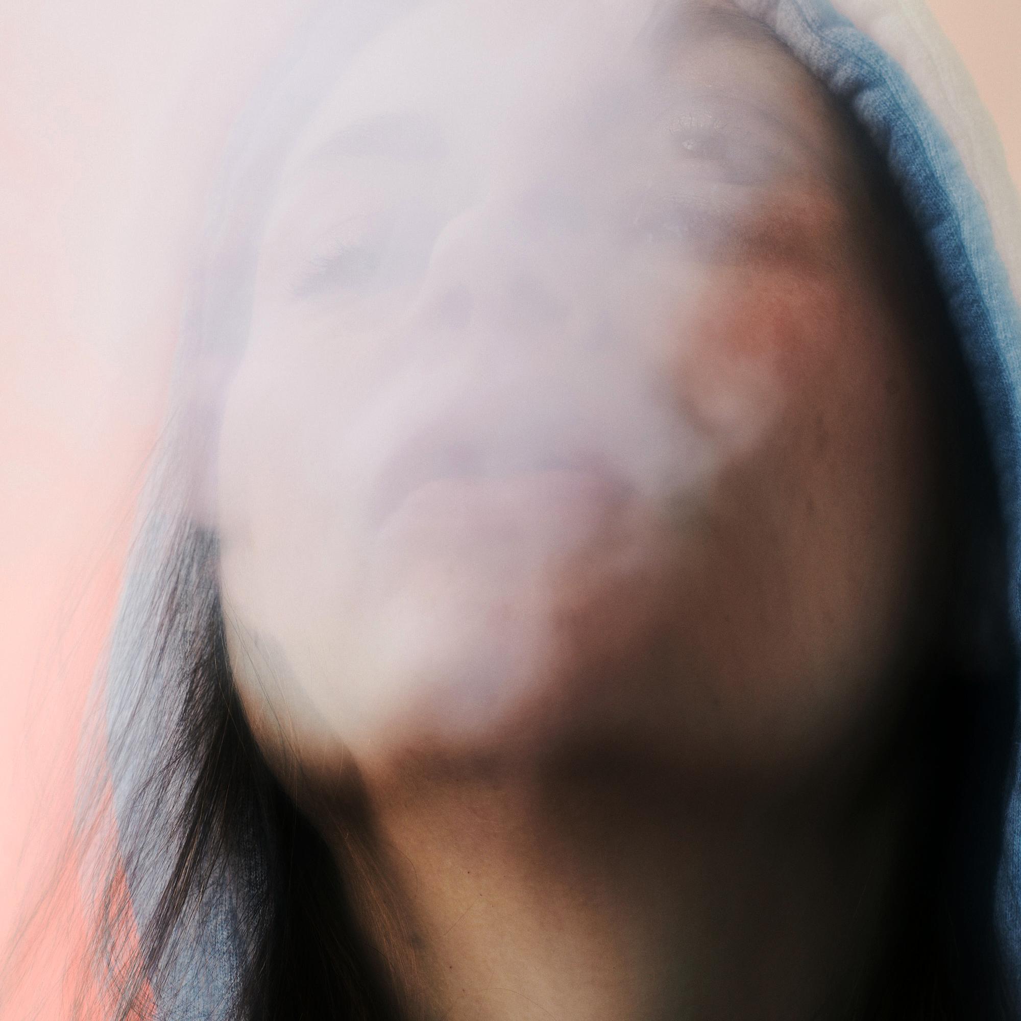 Tunnista merkit – Kouluvalmentaja Sanna Elo kertoo, miten nuoret peittelevät sähkötupakointia