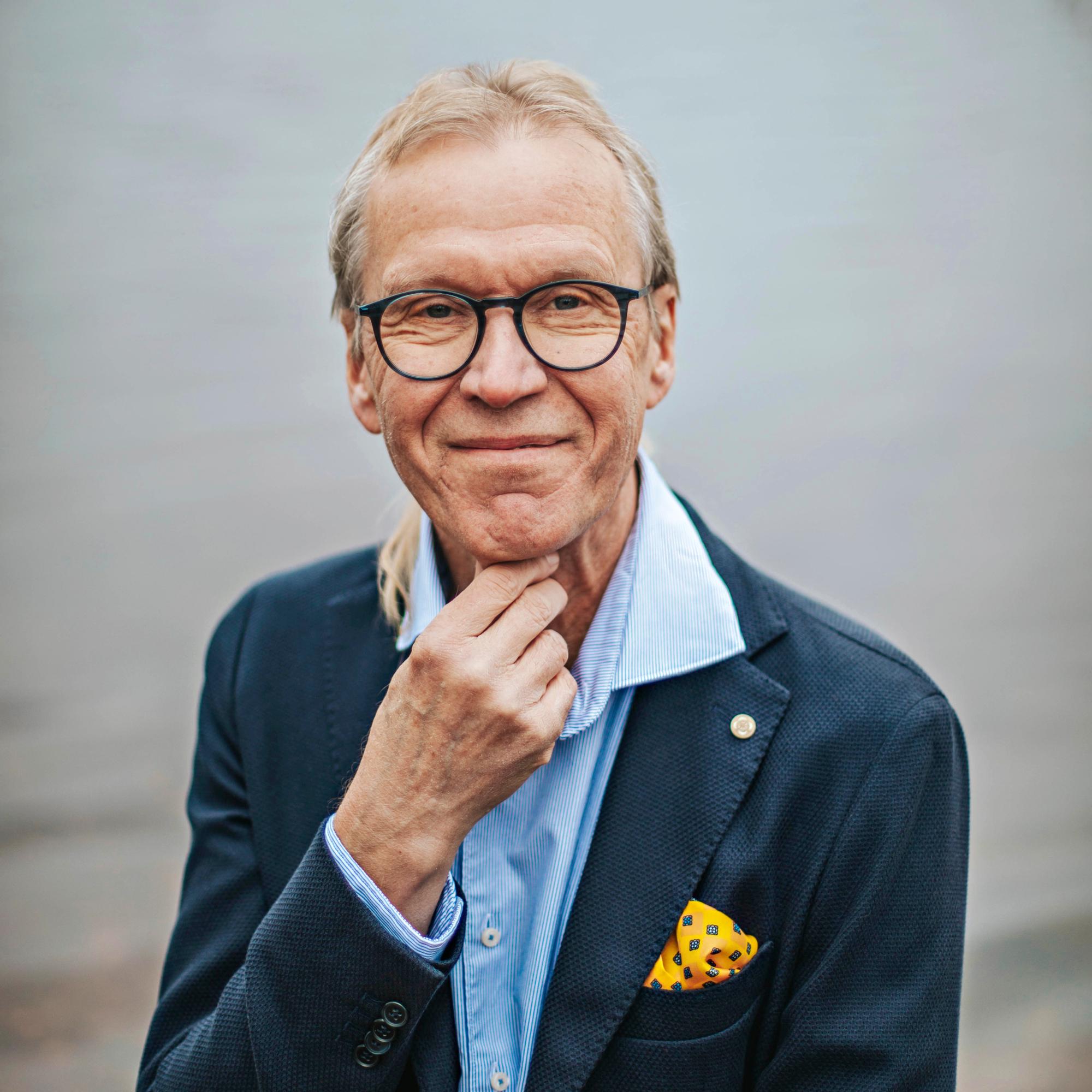 Eläkkeelle jäävä maalaislääkäri Tapani Kiminkinen: ”Lääkäri ei voi tuomita seksuaalista monimuotoisuutta”