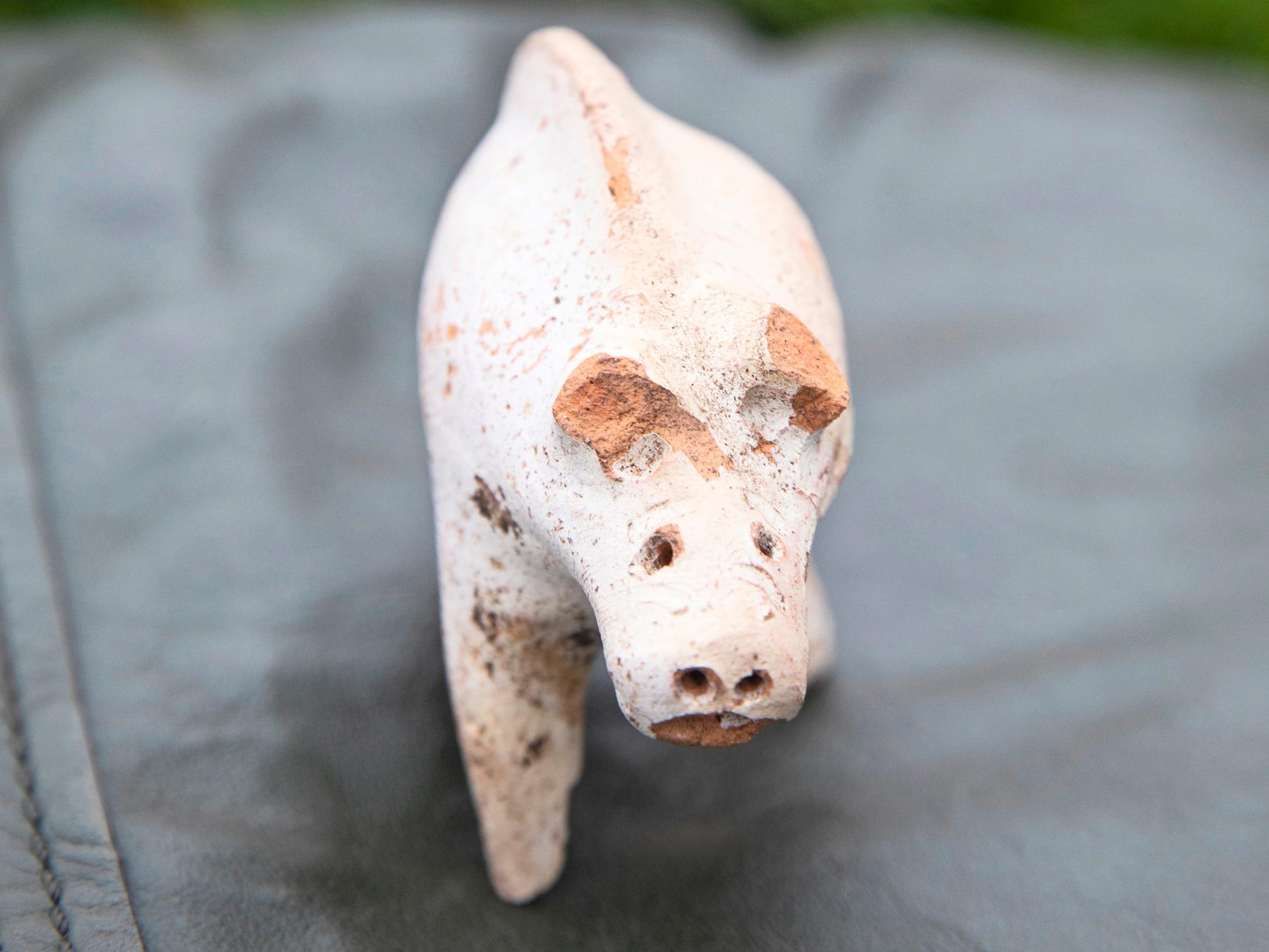 1700-luvun Turussa tupakoitiin ahkerasti – Arkeologille se on hyvä uutinen: ”Kirkonkirjoista käy ilmi kuolema, mutta meidän löytömme kertovat elämästä”