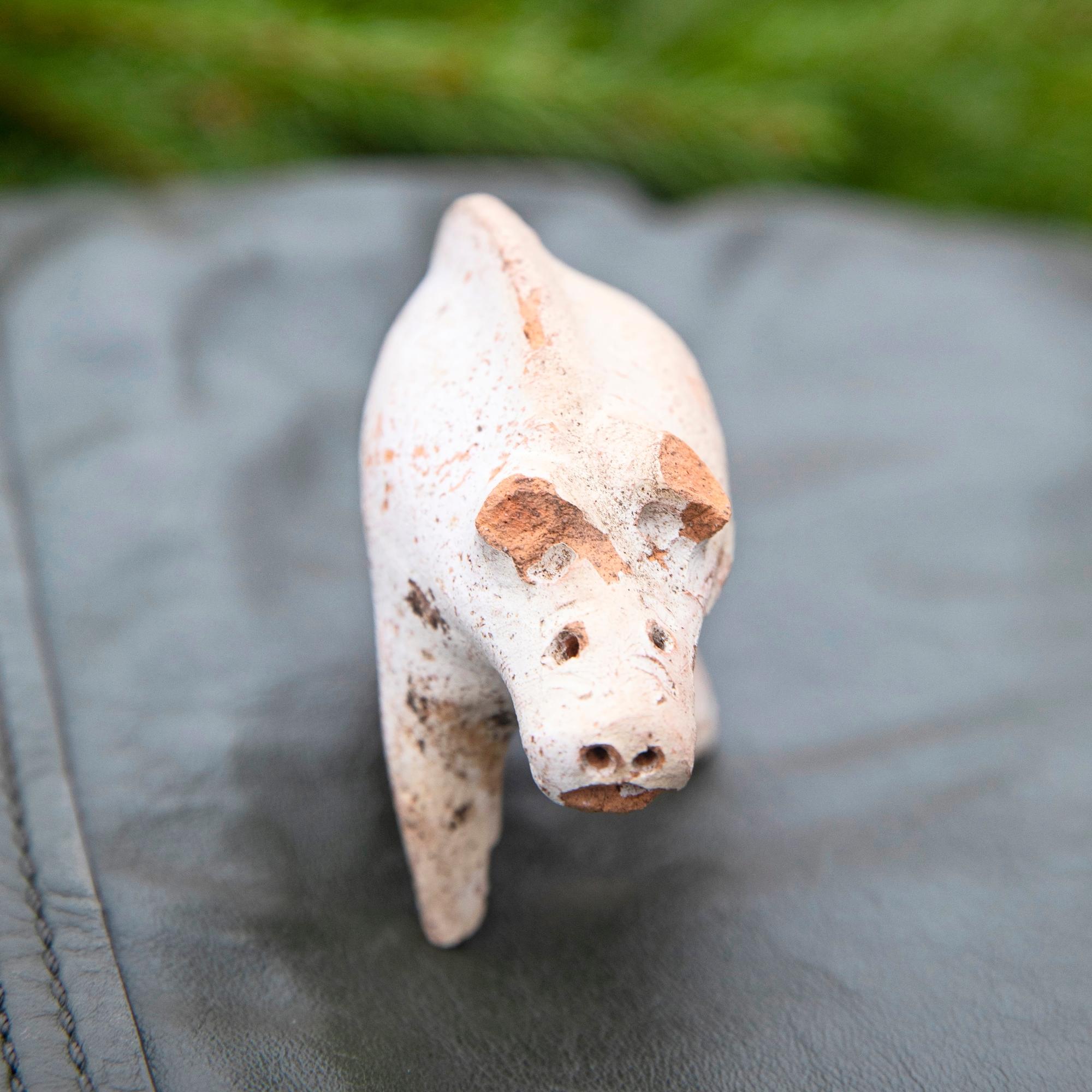 1700-luvun Turussa tupakoitiin ahkerasti – Arkeologille se on hyvä uutinen: ”Kirkonkirjoista käy ilmi kuolema, mutta meidän löytömme kertovat elämästä”