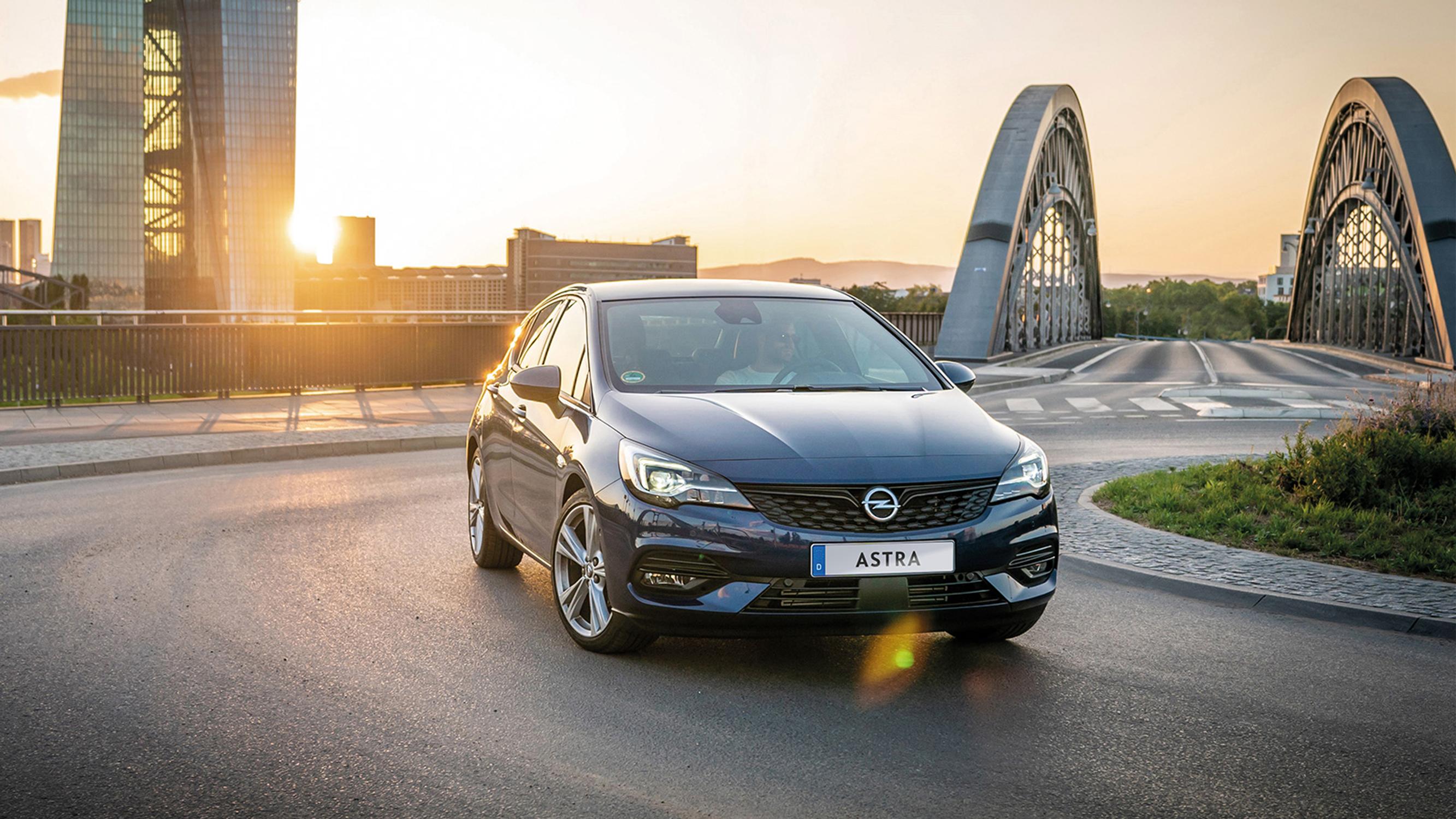 Opel Astra hinnoiteltu uudelleen - koko Opel-mallistoon nyt viiden vuoden takuu.