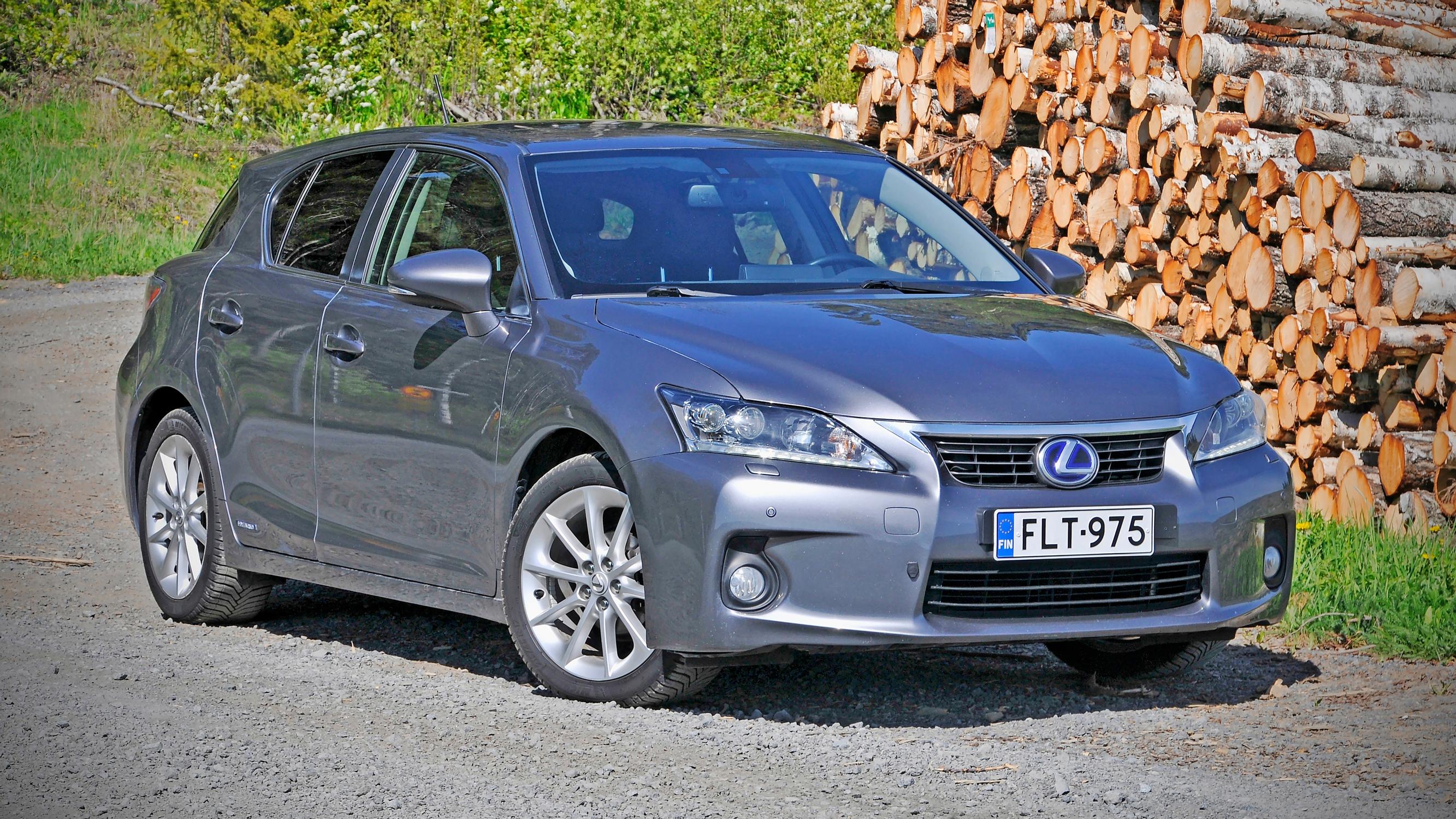 Lexus CT 200h vm 2011–2019 – Ostajan vinkit: 1,8 litran hybridi on pomminvarmaa tekoa, mutta tämä on syytä ottaa huomioon