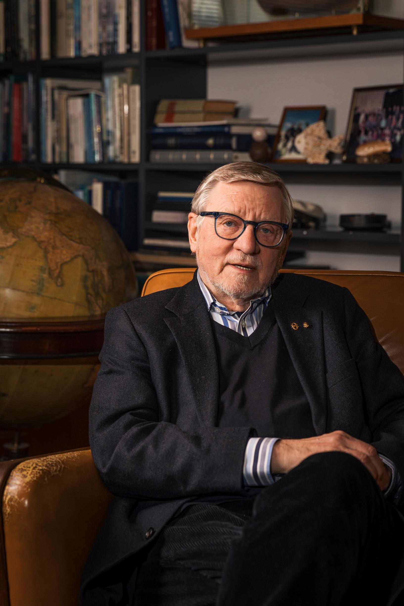 Juha Nurminen sanoo, että Saaristomeren voi pelastaa, jos pelloille levitetään kipsiä ja äkkiä.